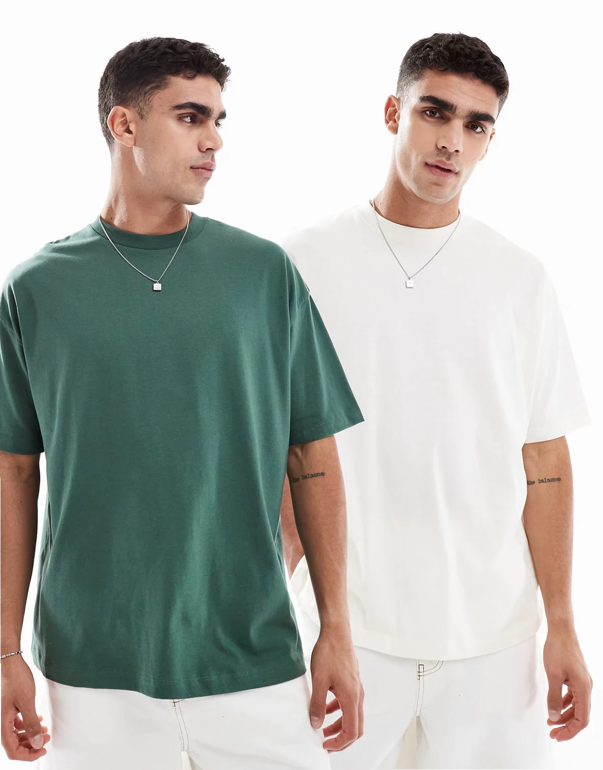 – Basic – Zestaw 2 T-shirtów oversize w kolorach ciemnozielonym i kremowym