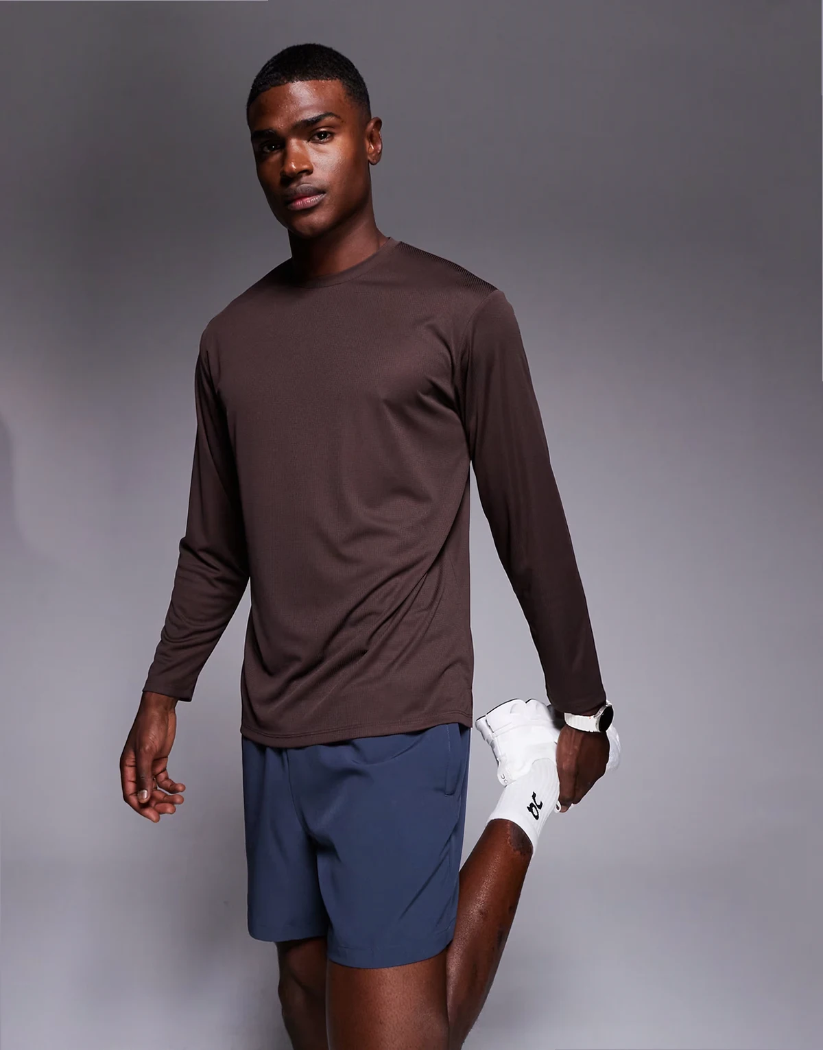 quick dry mesh relaxed fit long sleeve running t-shirt in raisin