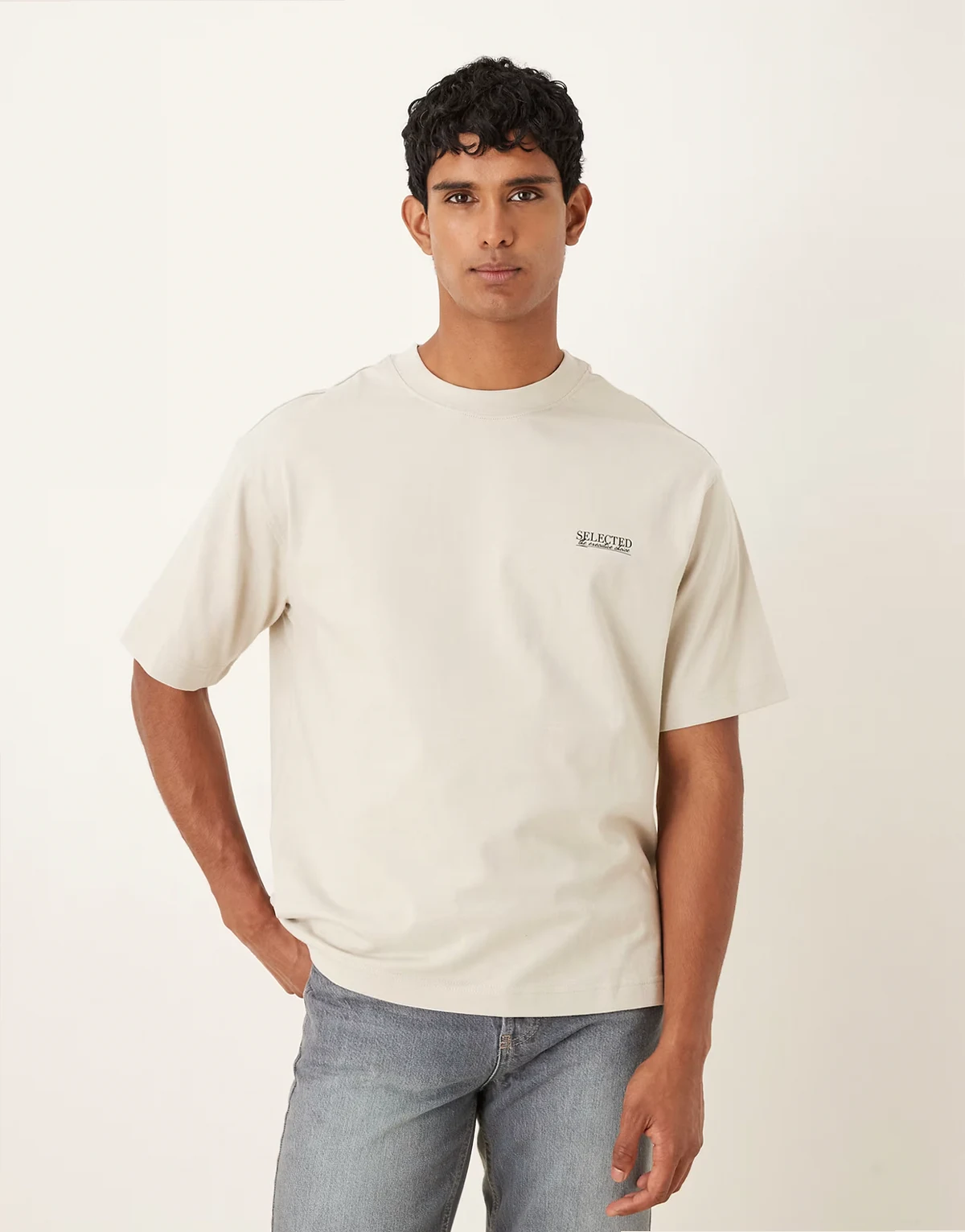 – Oversize-T-Shirt in Beige mit Logo