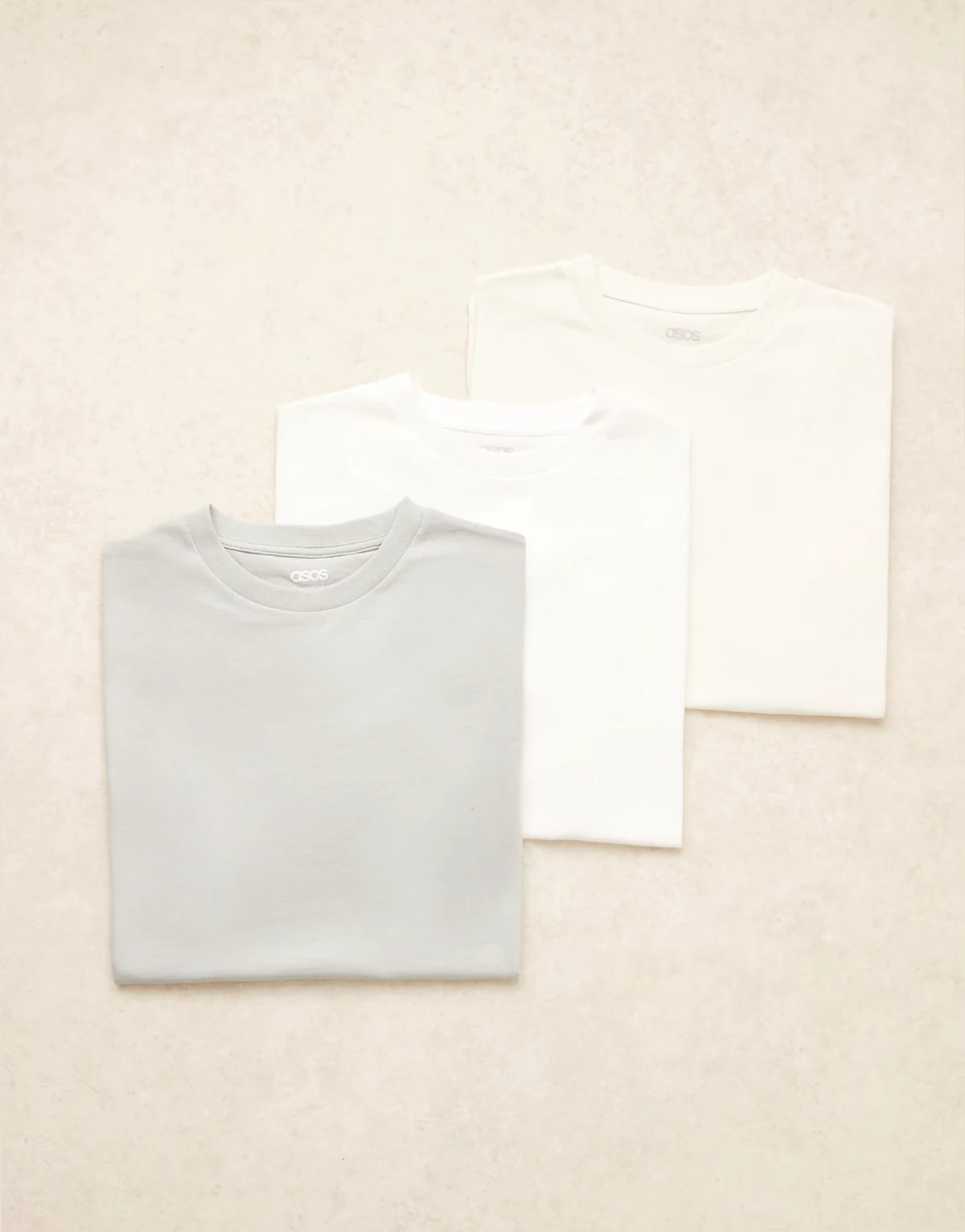 – Zestaw 3 T-shirtów basic o regularnym kroju w różnych kolorach