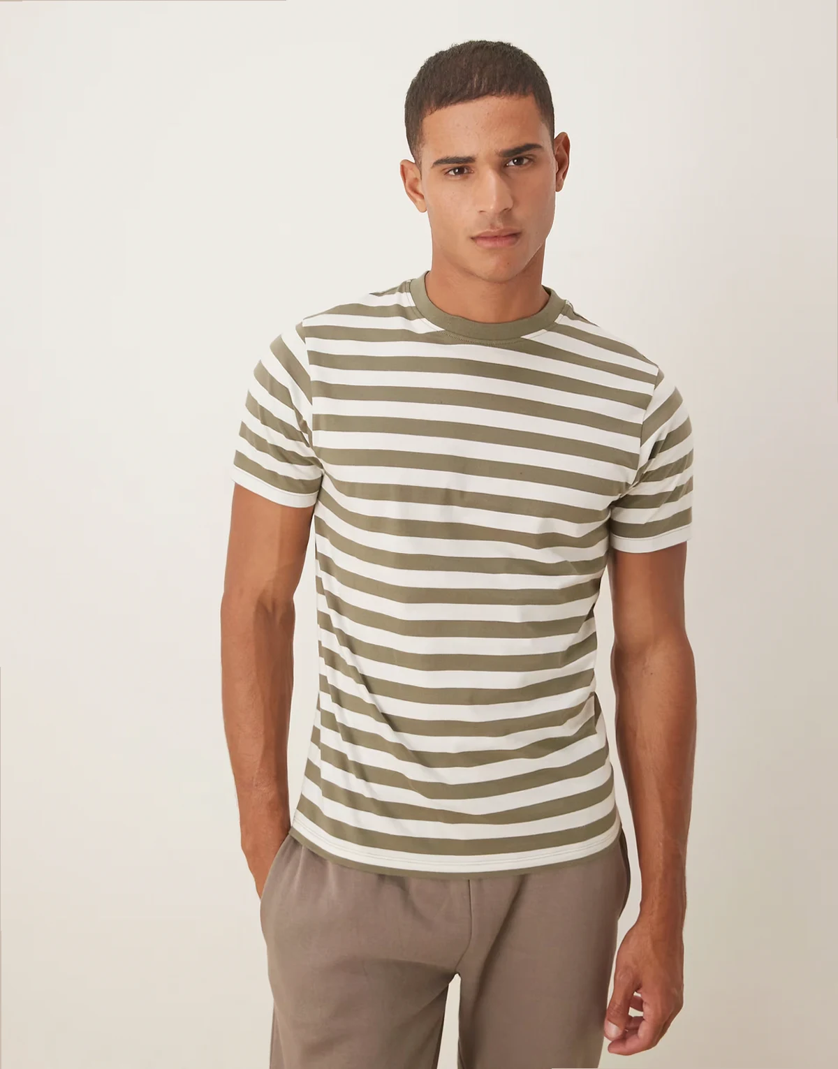 – T-shirt w paski w kolorze oliwkowym i ecru
