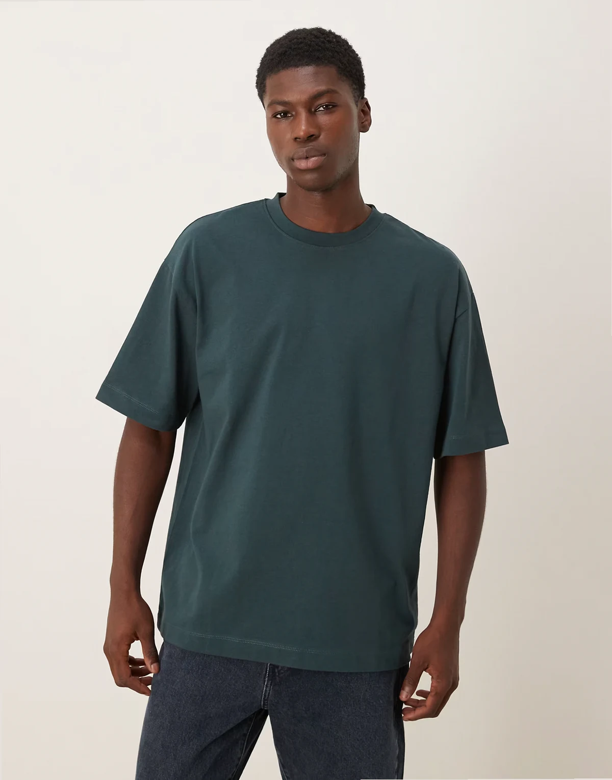 – Gruby ciemnozielony T-shirt oversize