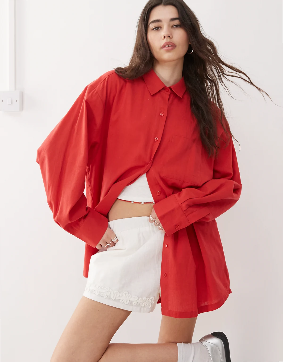 – Oversize-Hemdbluse in Rot mit Leinen-Optik