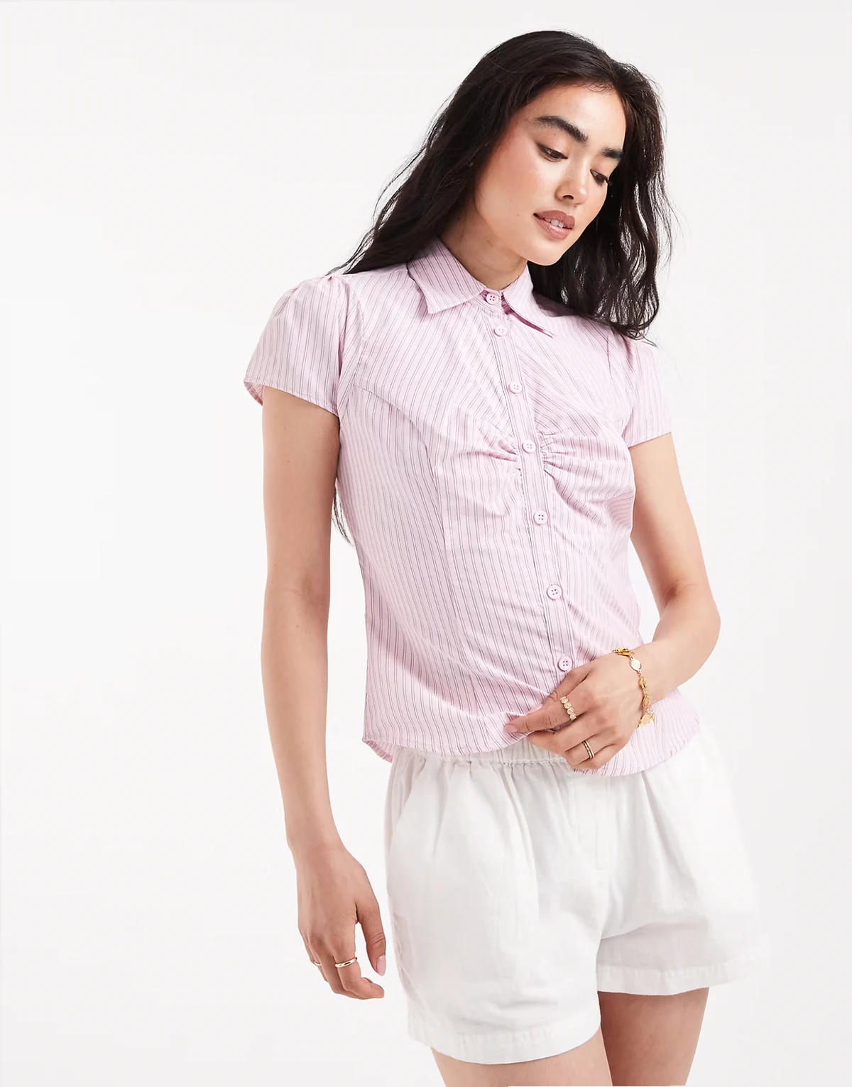– Figurbetonte Popeline-Hemdbluse in gestreiftem Rosa mit Kappärmeln