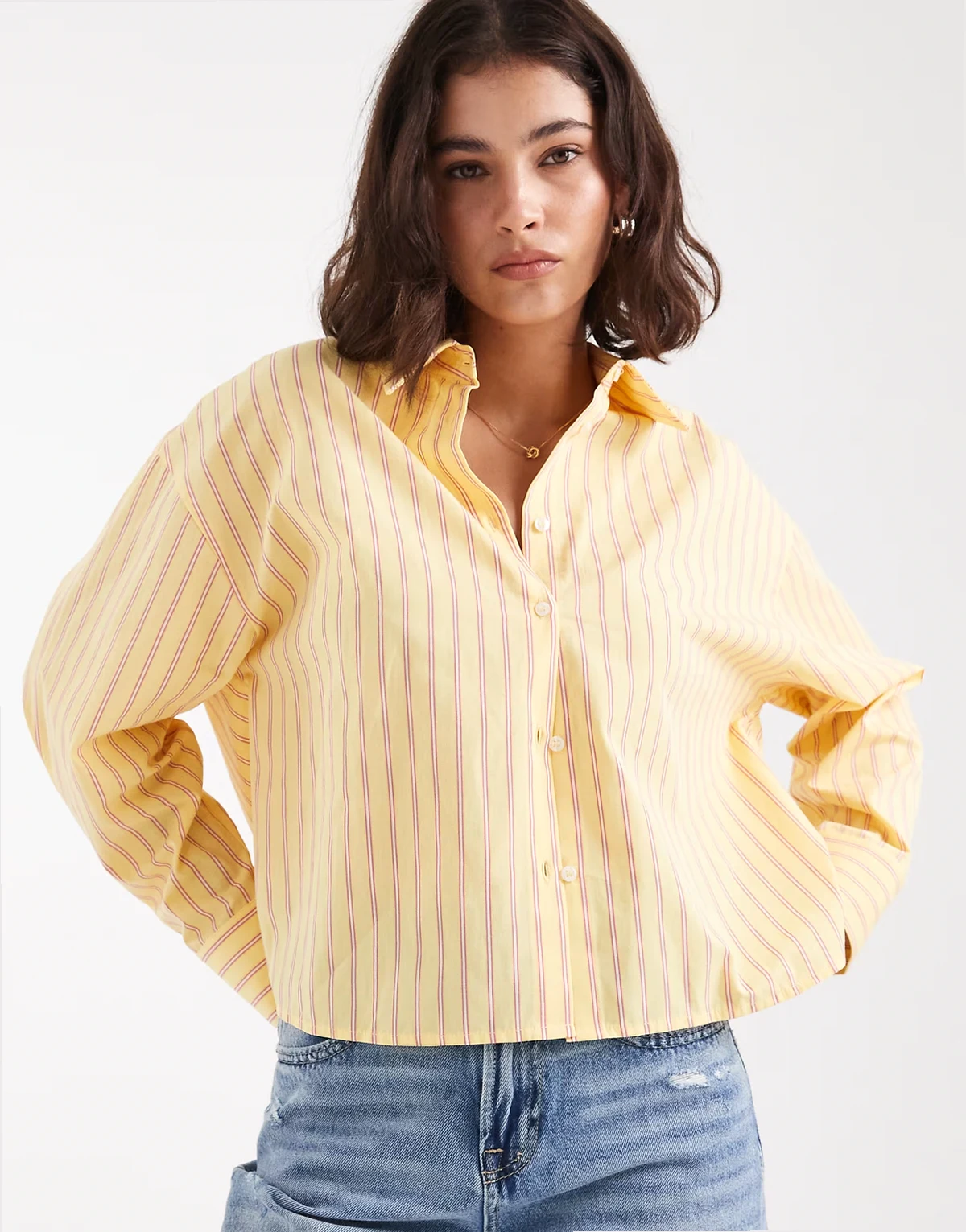 – Gestreiftes Boxy-Fit-Hemd in Gelb mit Taschendetail