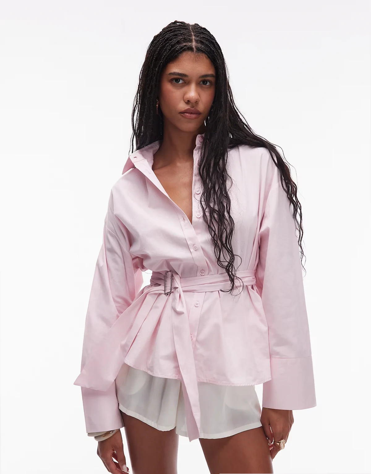 – Taillierte Hemdbluse aus rosa Popeline mit Gürtel