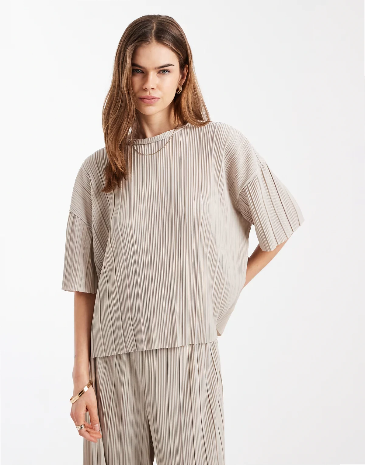 boxy plissé t-shirt in cream