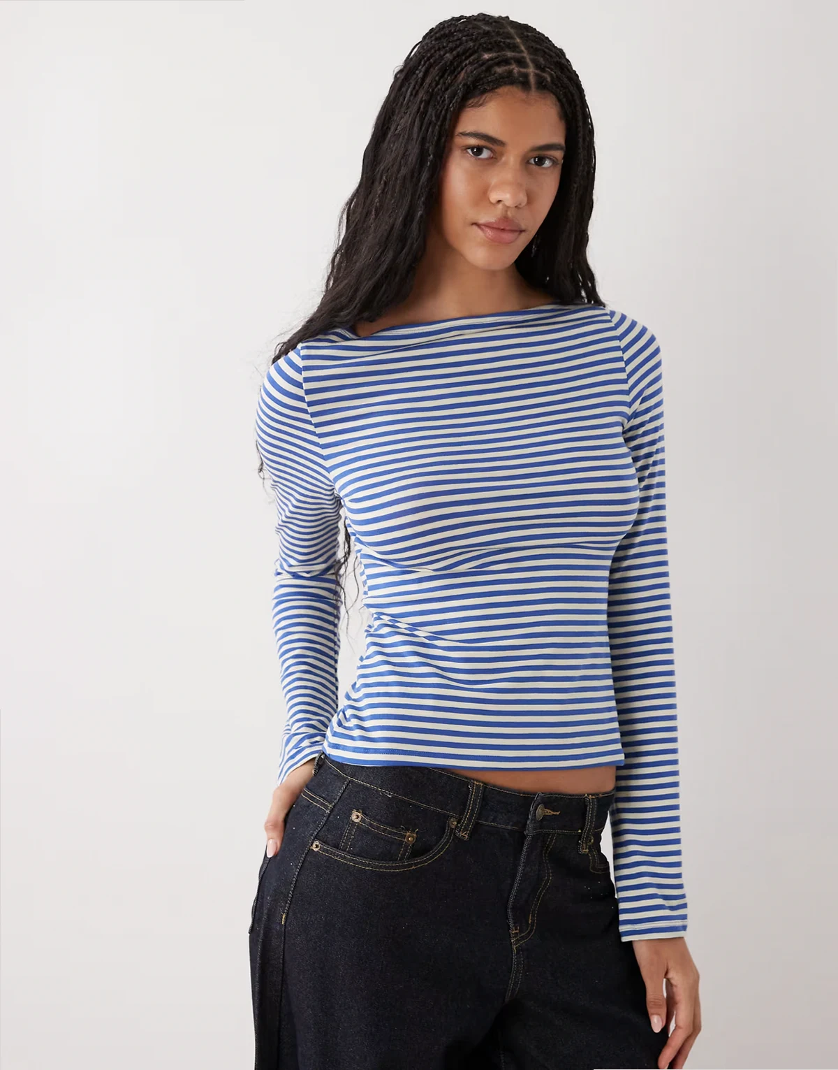 – Annie – Weiches, langärmliges Oberteil in Blau und Buttermilchgelb mit U-Boot-Ausschnitt und Streifen, exklusiv bei ASOS