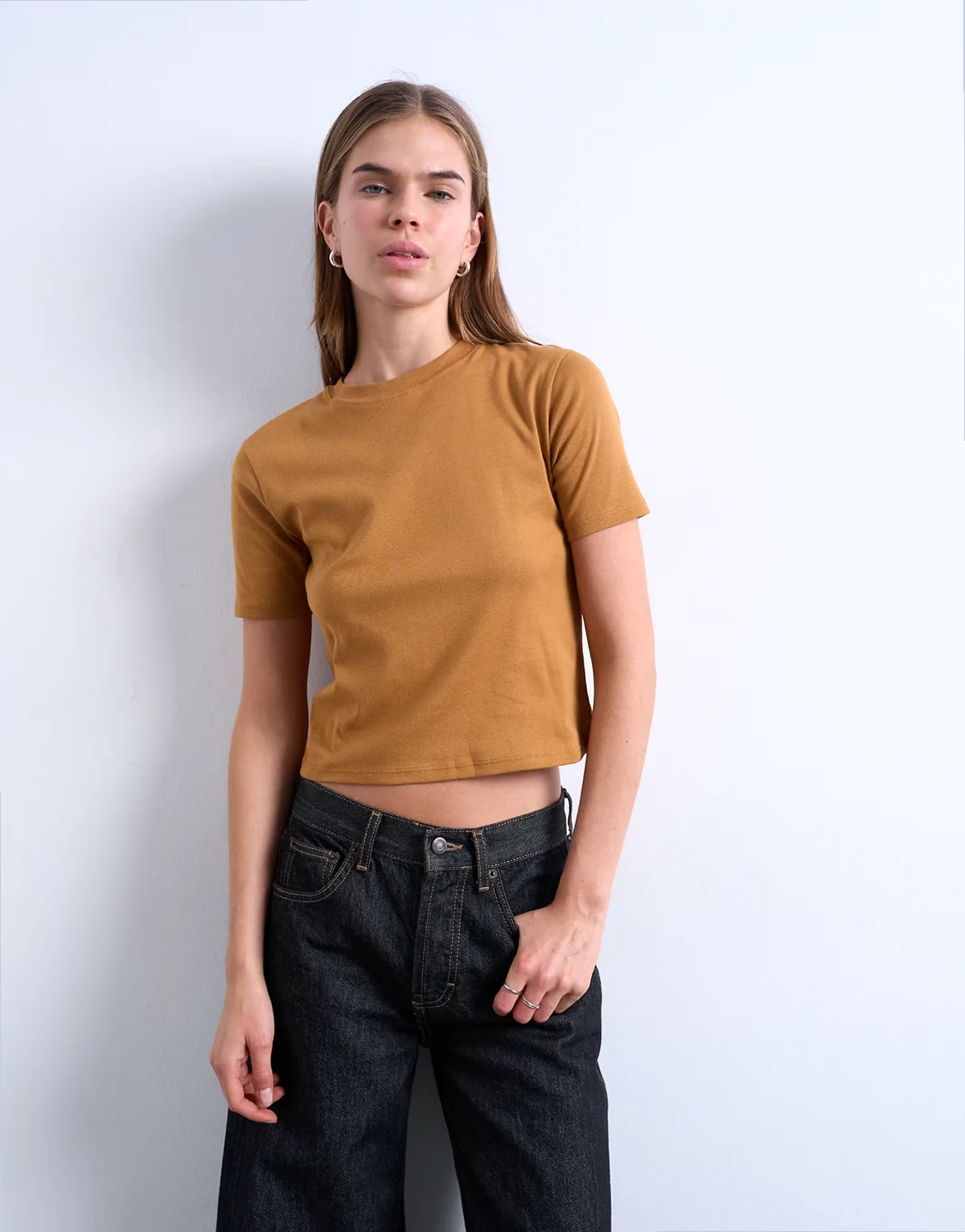 – Everyday – Kawowy T-shirt o krótkim fasonie