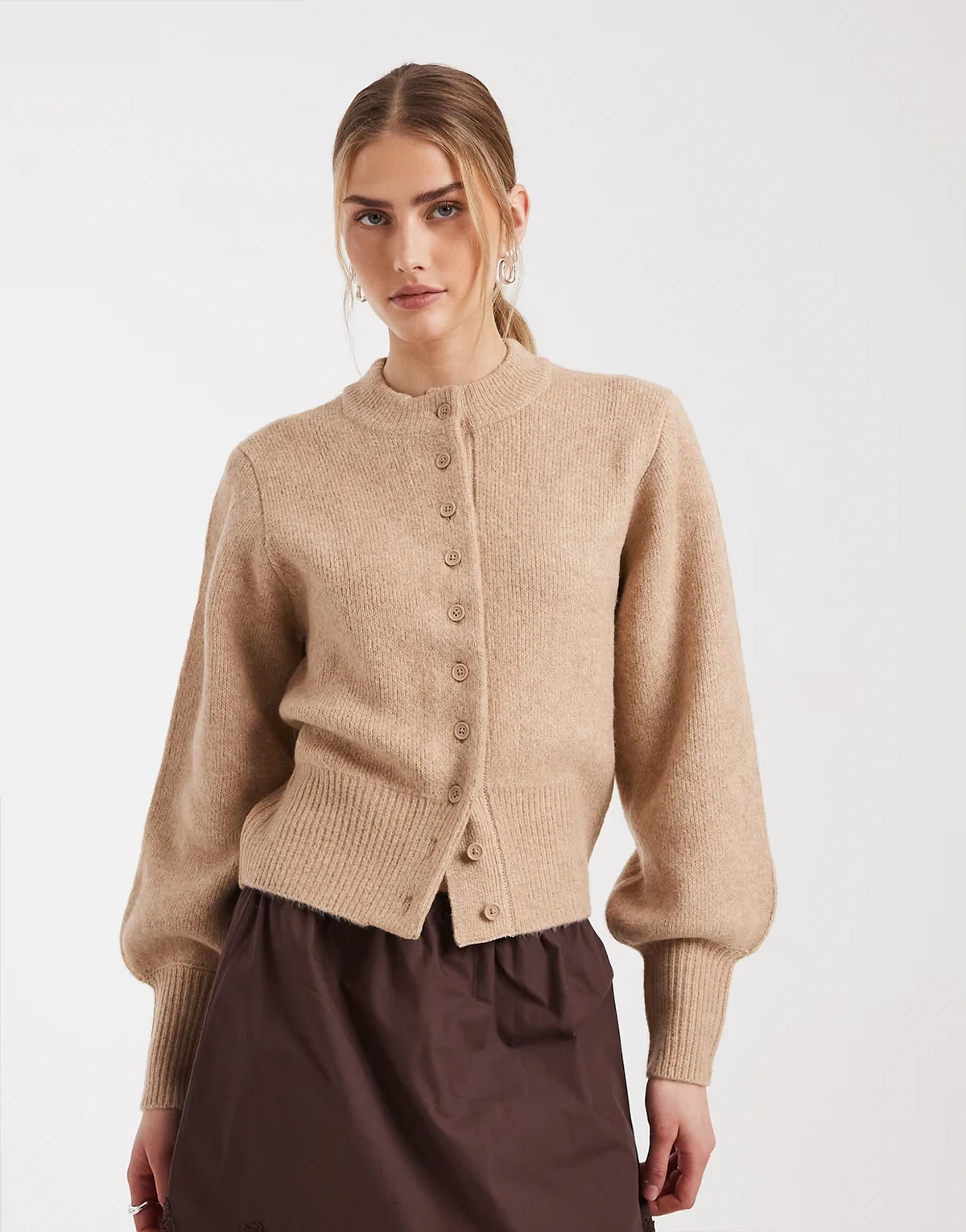 compact fluffy cardigan with structured sleeve in mushroom