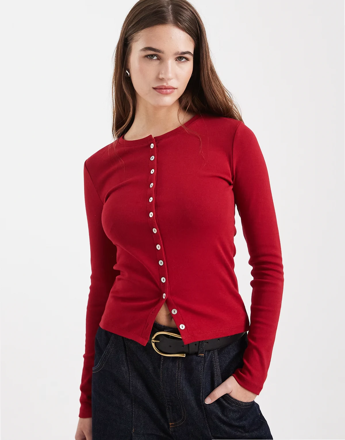– Strickjacke in Juwelenrot mit Knopfleiste