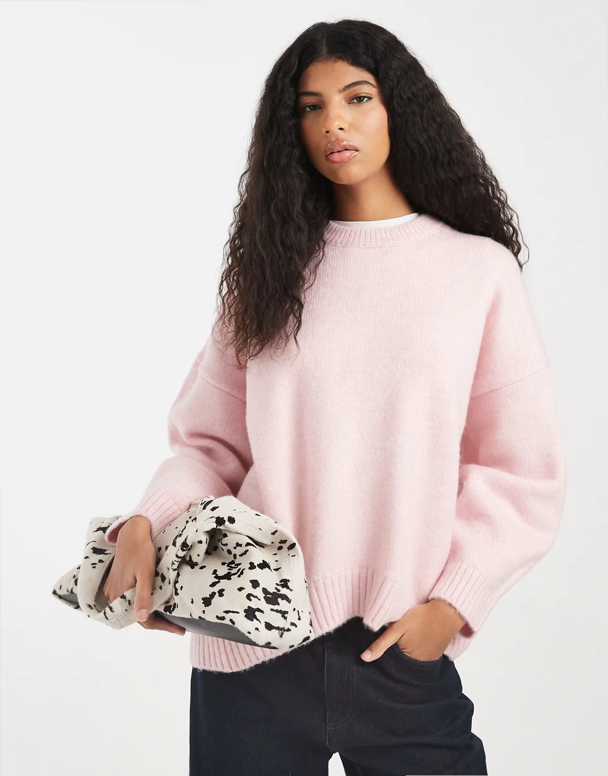 – Oversize-Pullover in blassem Flieder mit Rundhalsausschnitt und geschwungenem Saum