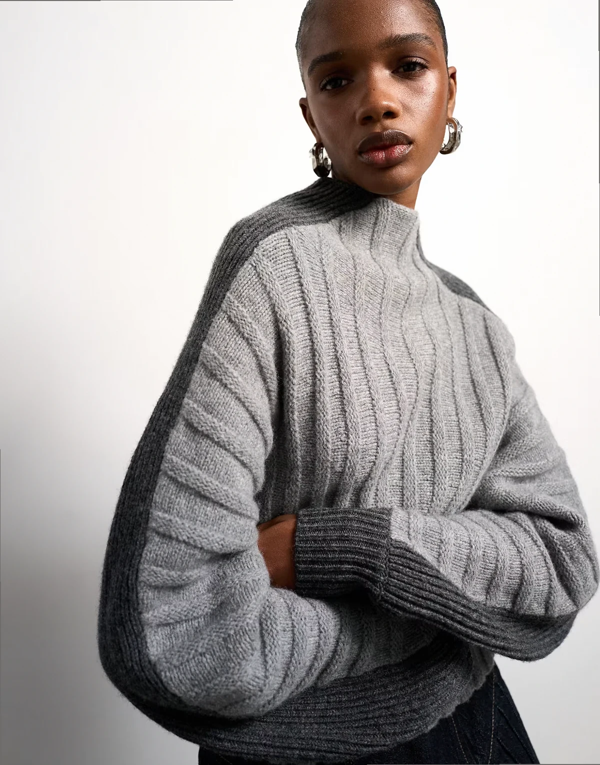 Tolu Coker x Topshop – Szary sweter z dzianiny premium z bufiastymi rękawami, 100% wełna jagnięca