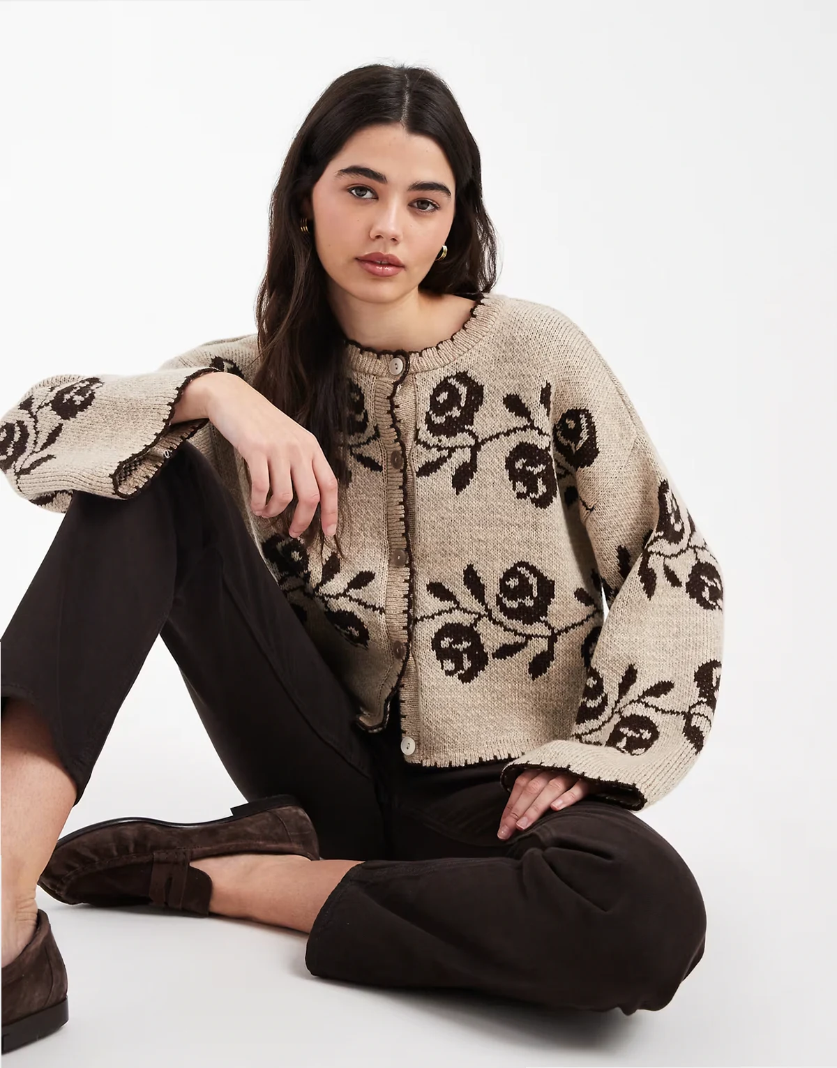 – Strickjacke mit Deckenstich und Blumenmuster