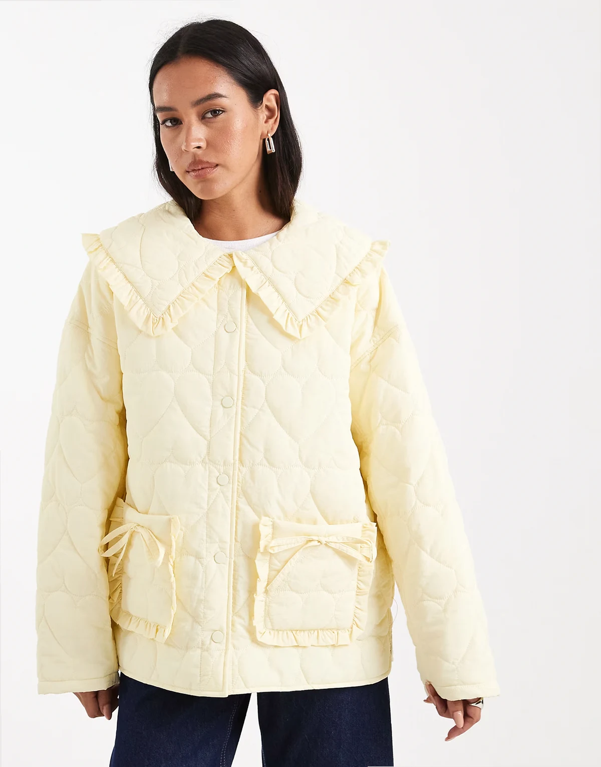 – Pikowana jasnożółta kurtka z kołnierzem