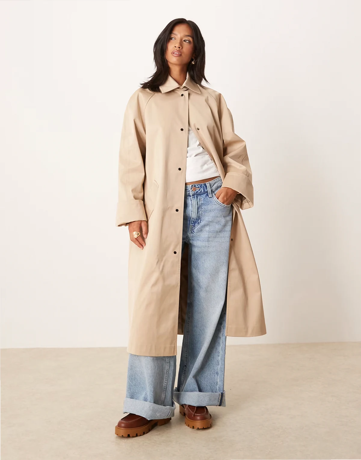 ASOS DESIGN Petite – Kamiennobezowy trencz o wydłużonym fasonie