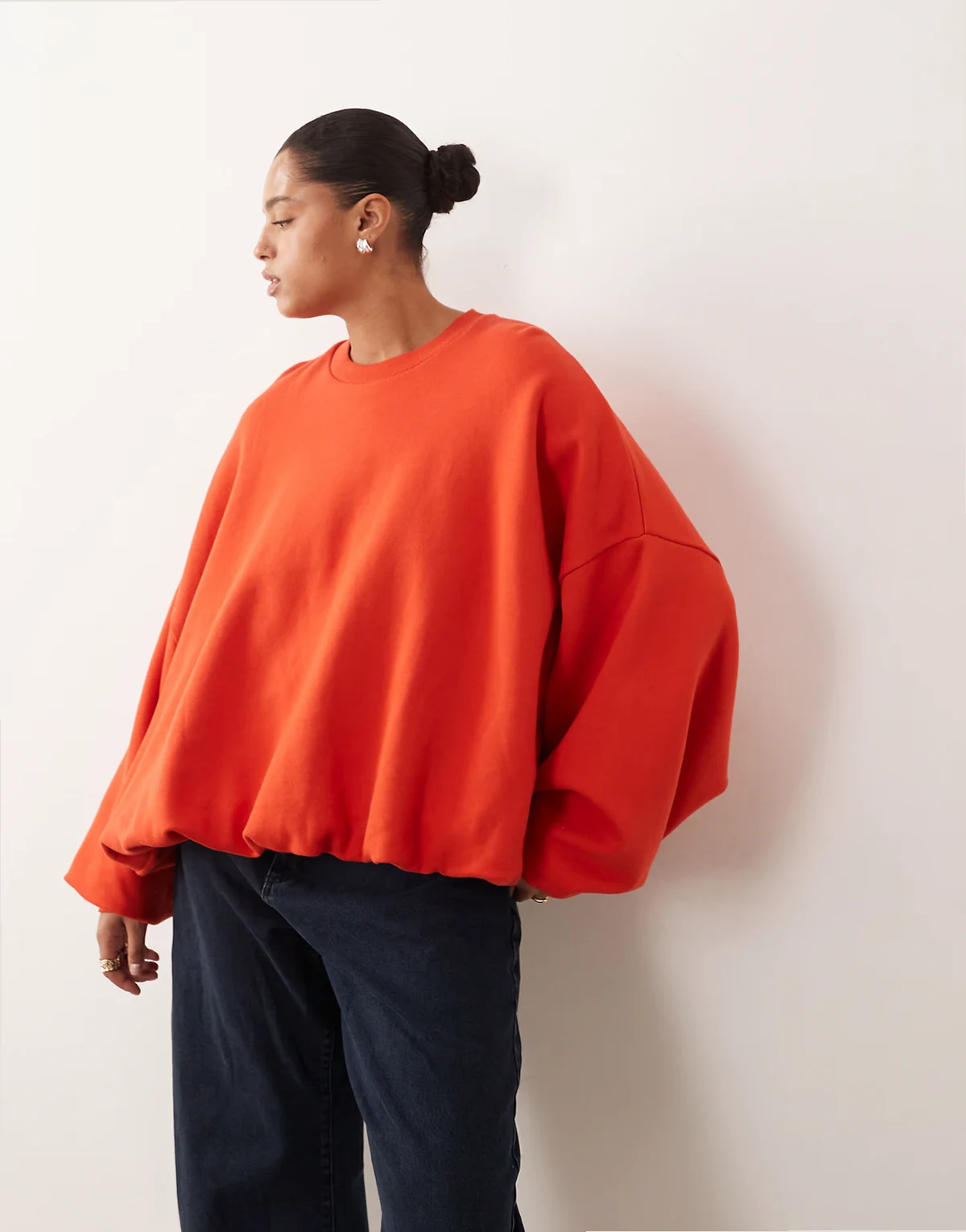 Curve bubble hem sweatshirt in red