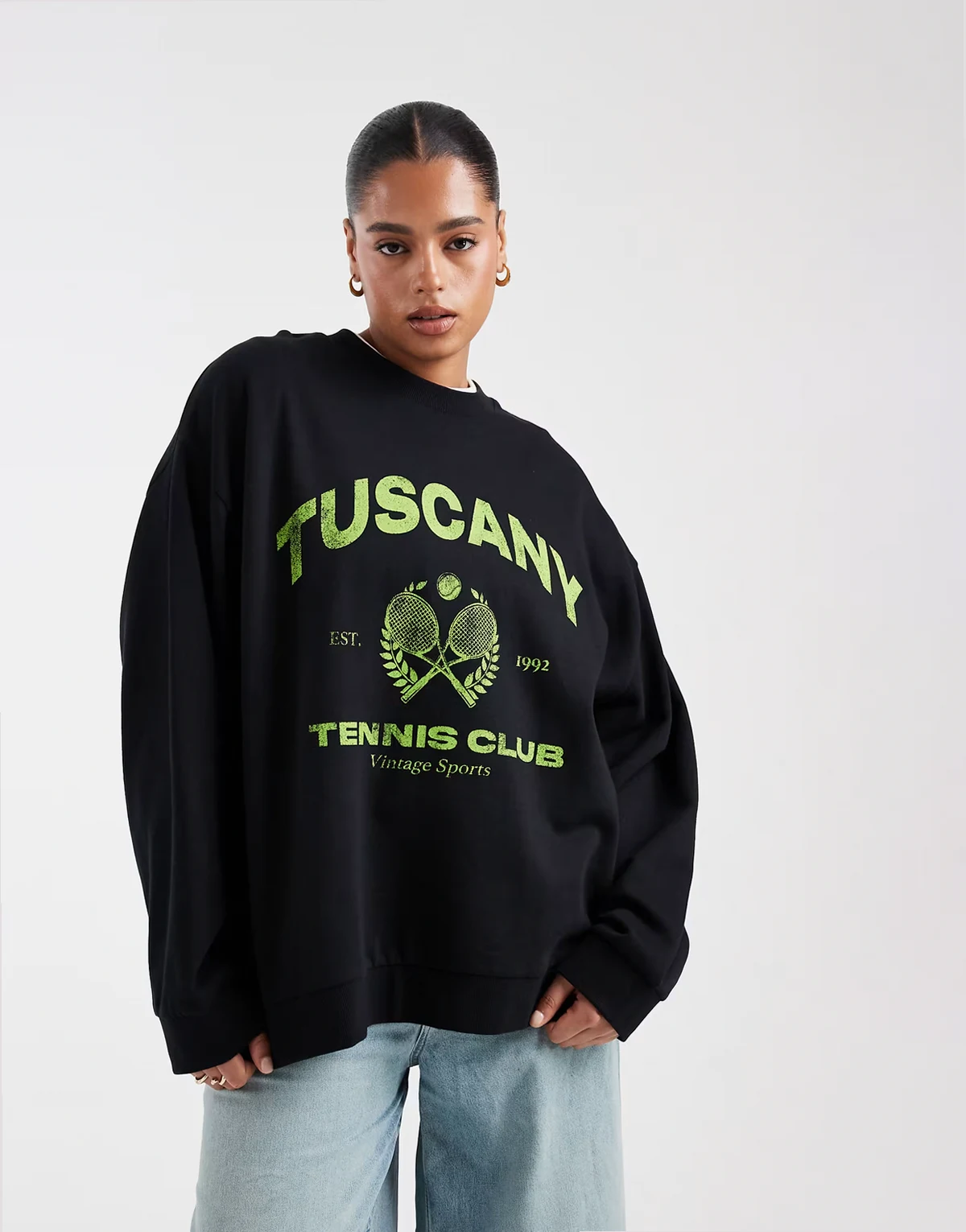 ASOS DESIGN Curve – Oversize-Sweatshirt in Schwarz mit „Tuscany“-Print
