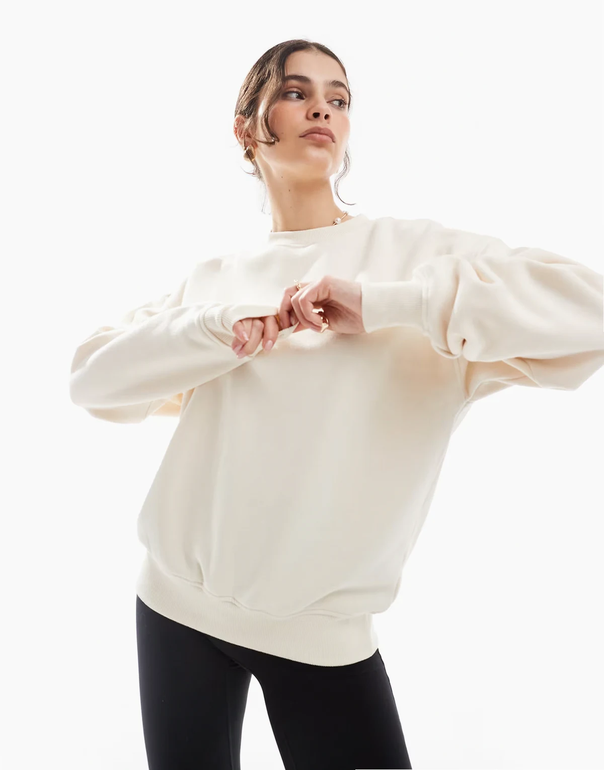 – Classic – Sweatshirt aus Fleece in Creme mit Rundhalsausschnitt