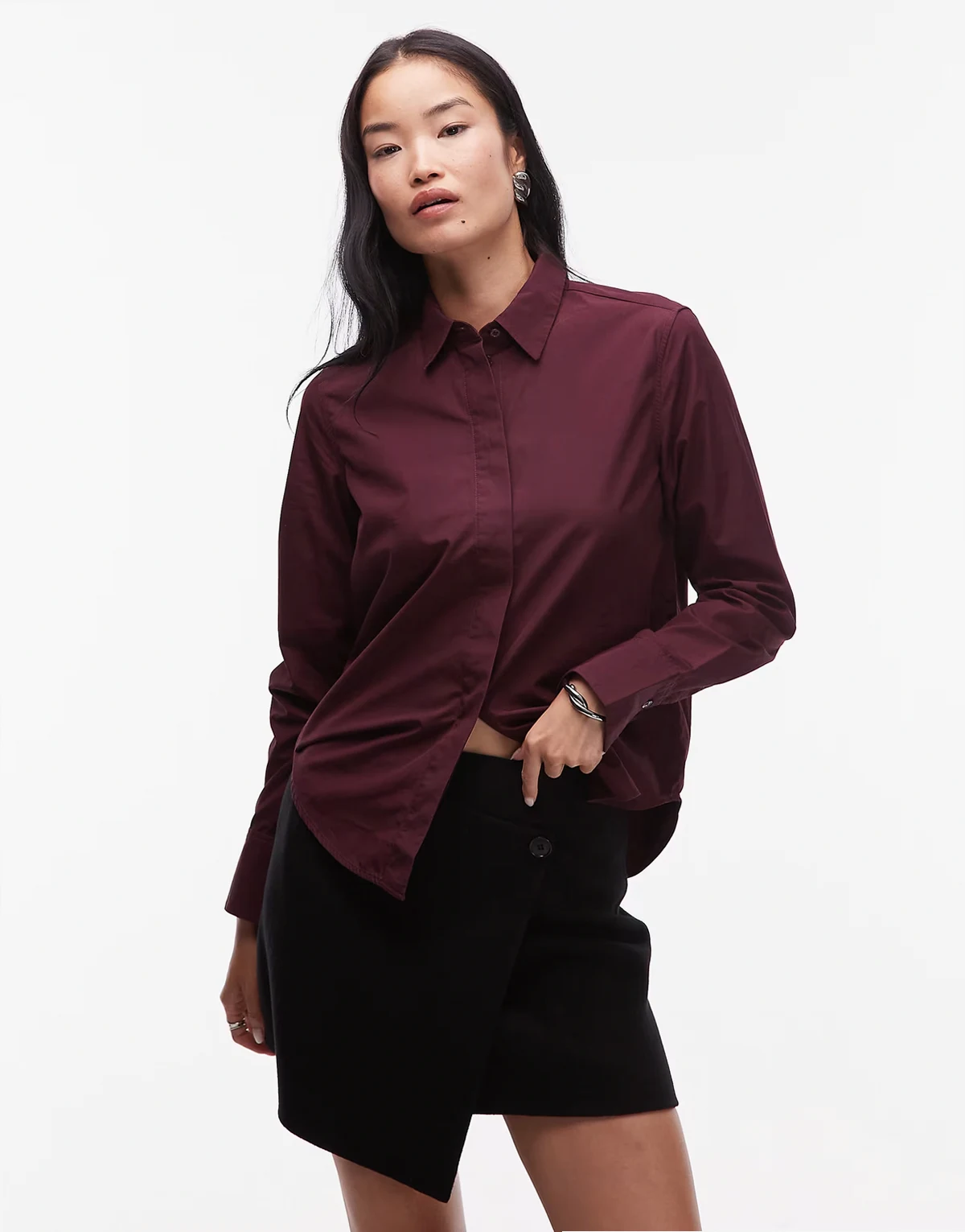 shirt with deep cuffs in burgundy