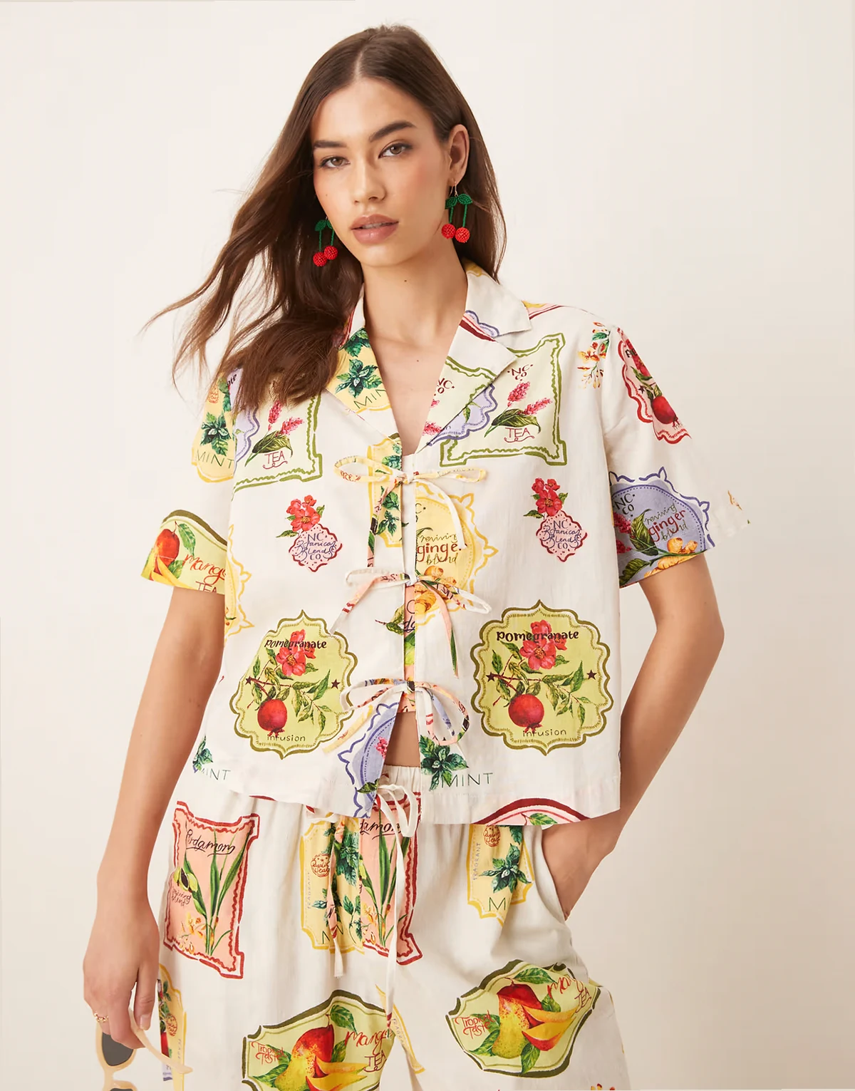 – Harper – Hemd mit Postkarten-Obstprint und Schnürung, Kombiteil