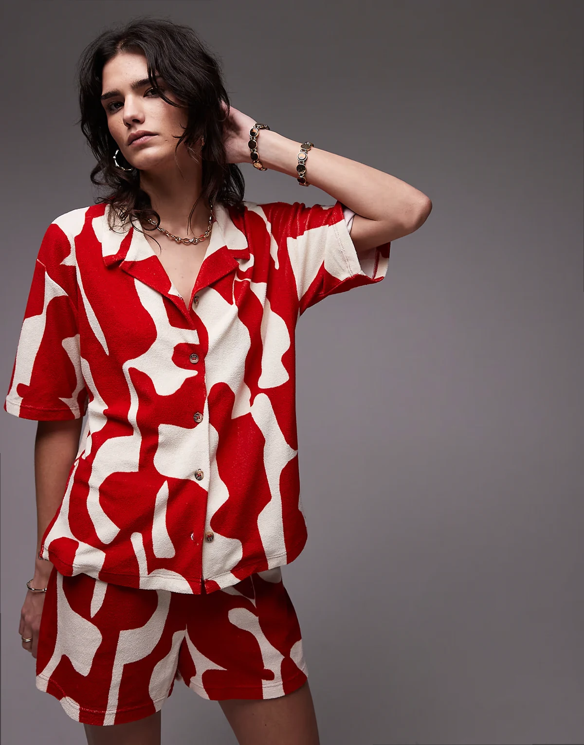 abstract print towelling boxy shirt in red - part of a set