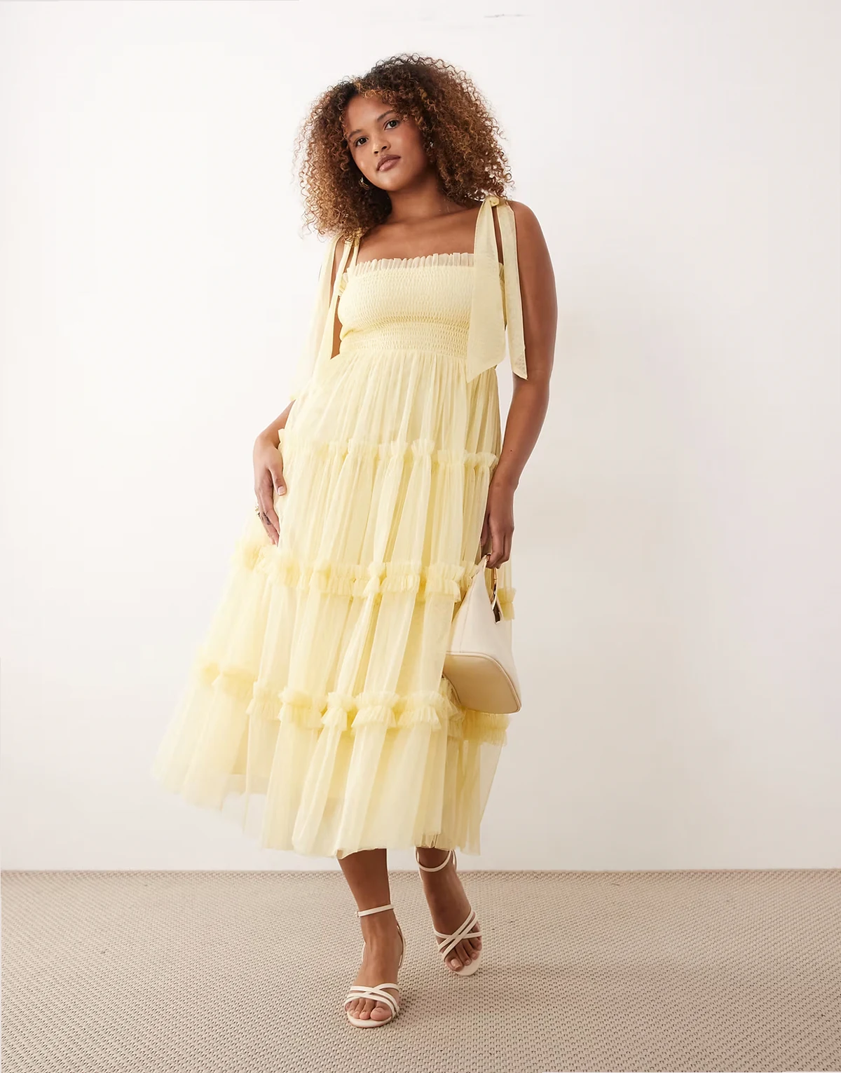 Bridesmaid – Louise – Tiulowa cytrynowa sukienka midi z kokardkami na ramionach