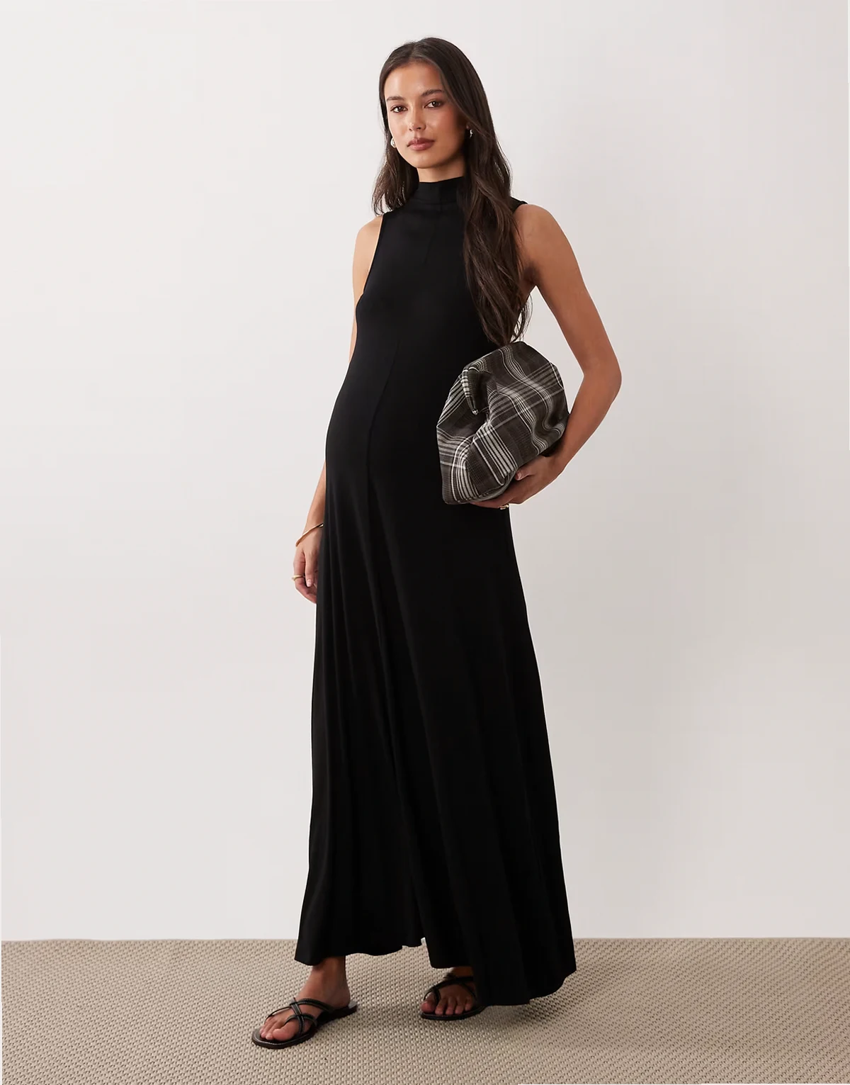 ASOS DESIGN Maternity – Hochgeschlossenes Maxikleid in Schwarz