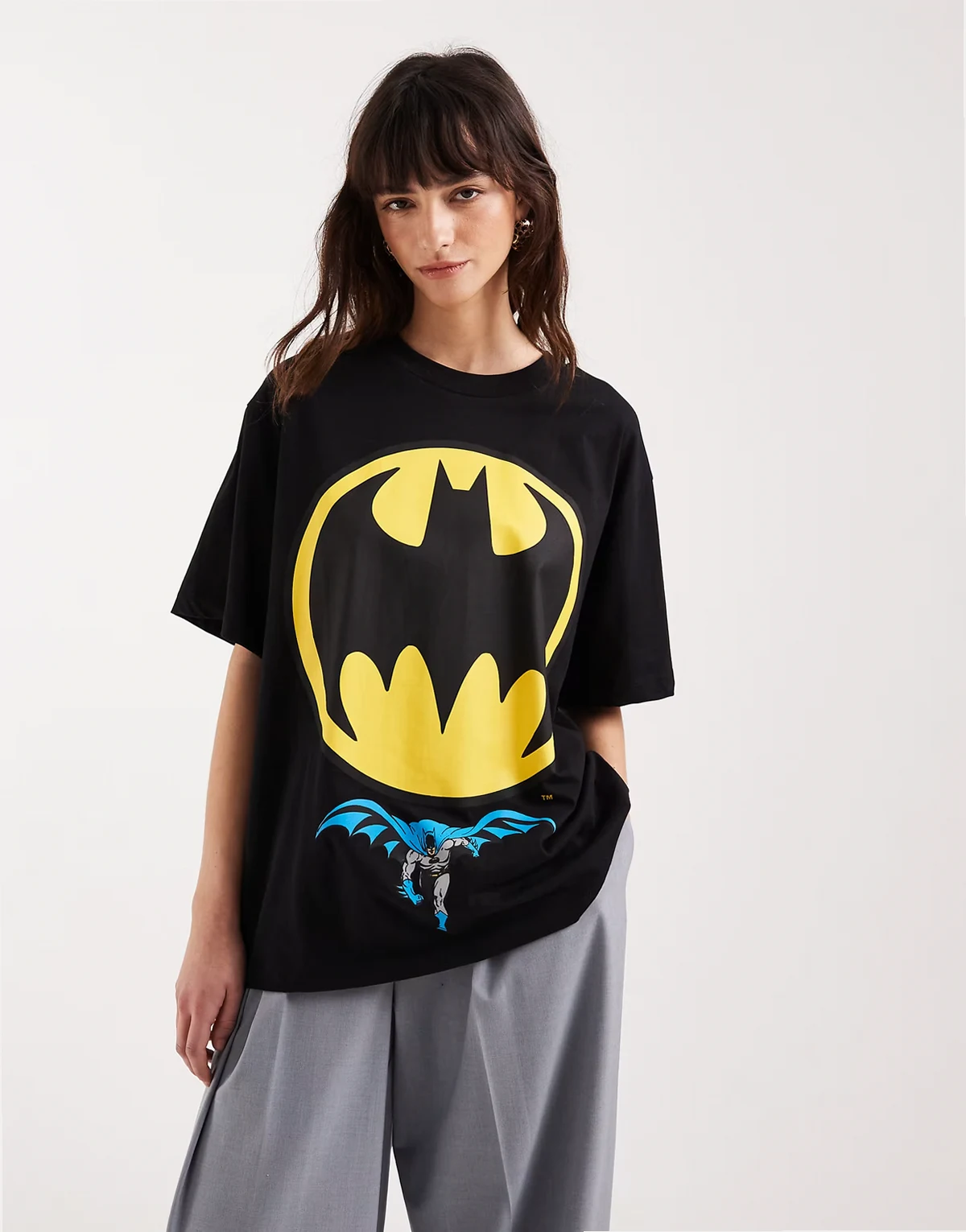 – Czarny T-shirt oversize z grafiką Batmana