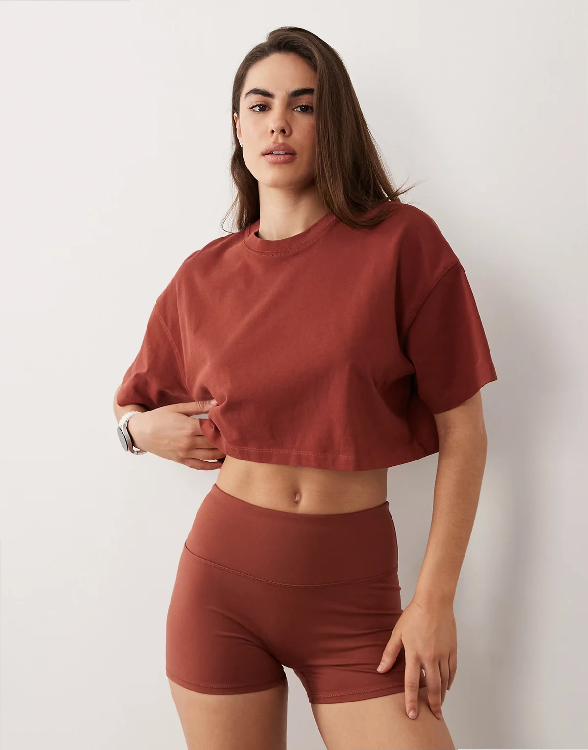 – Icon – Schweres Cropped-T-Shirt aus Baumwolle in verwaschenem Amber mit schnelltrocknendem Finish