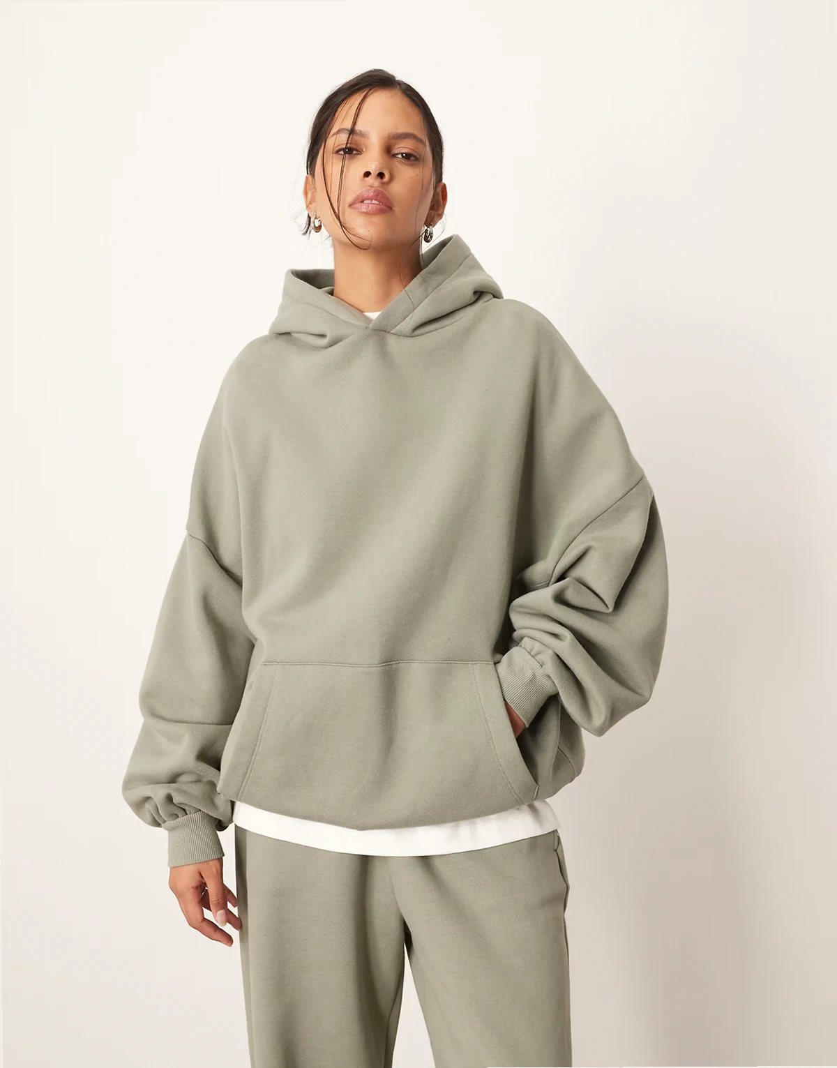 oversized premium heavy weight hoodie in olive green