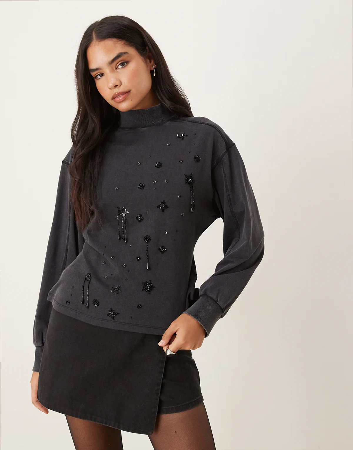 – Verziertes Sweatshirt in Schwarz