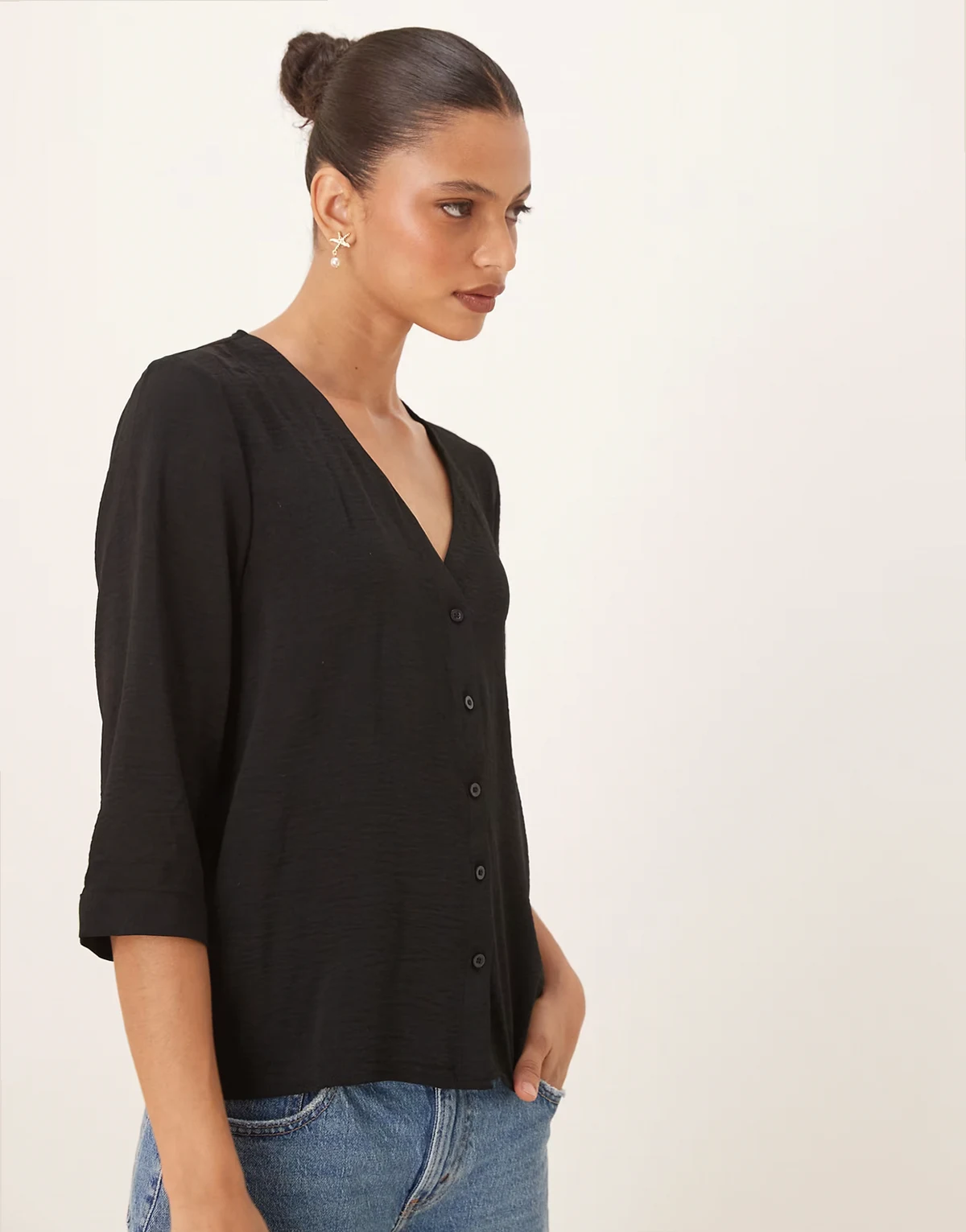 textured 3/4 sleeve shirt in black