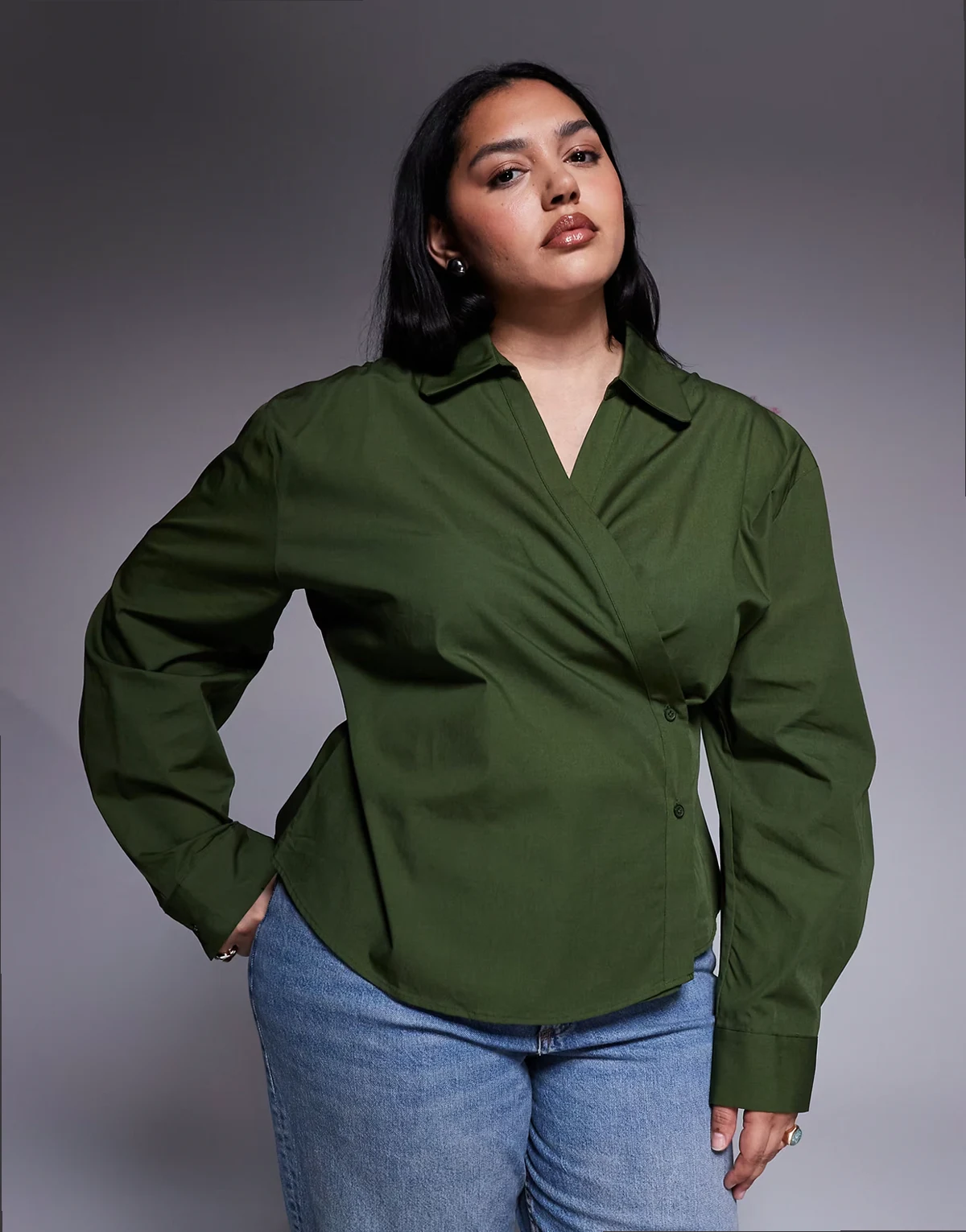 ASOS DESIGN Curve – Wickelhemd in Grün mit Cocoon-Ärmeln