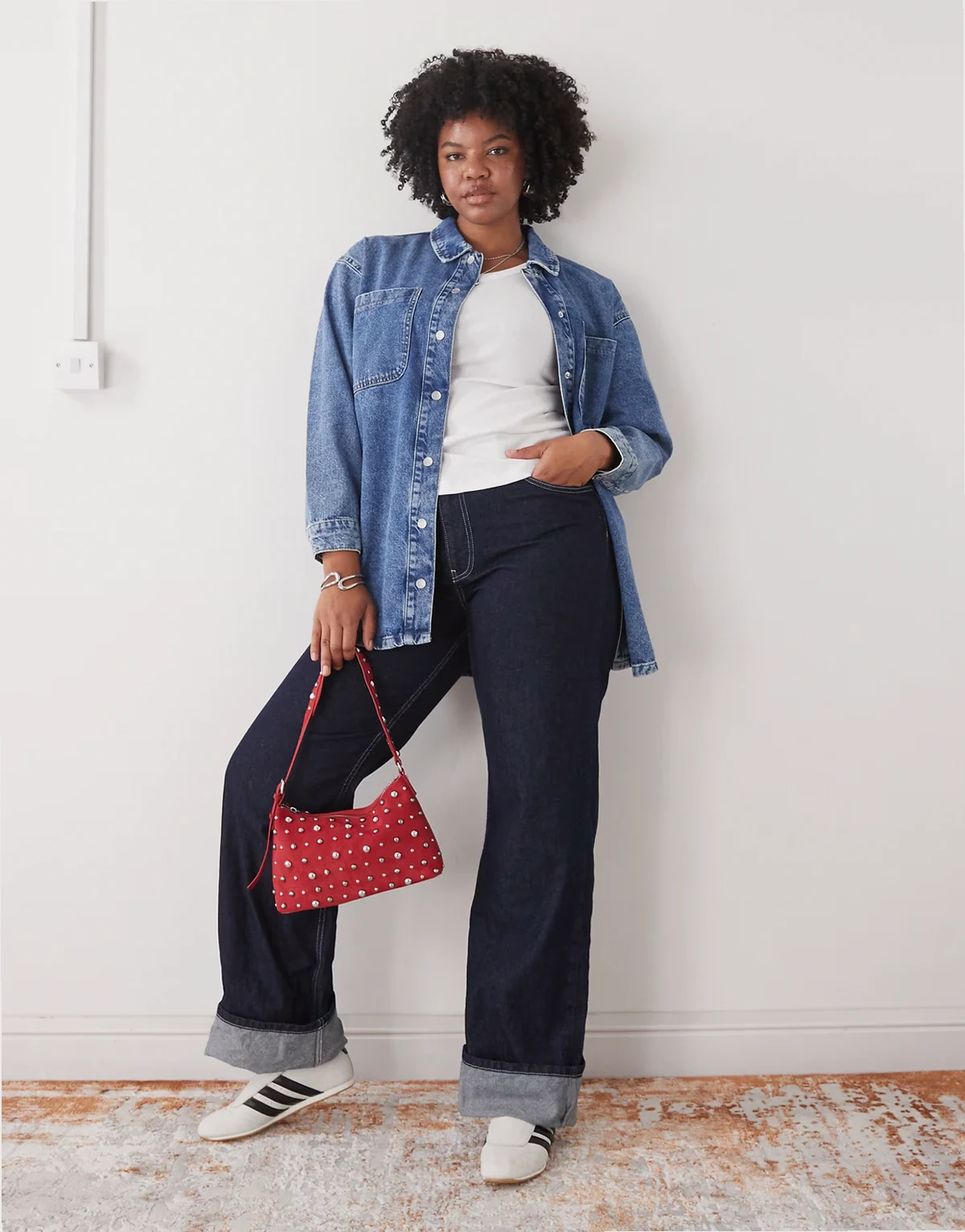 – Oversize-Jeanshemd in mittelblauer Waschung