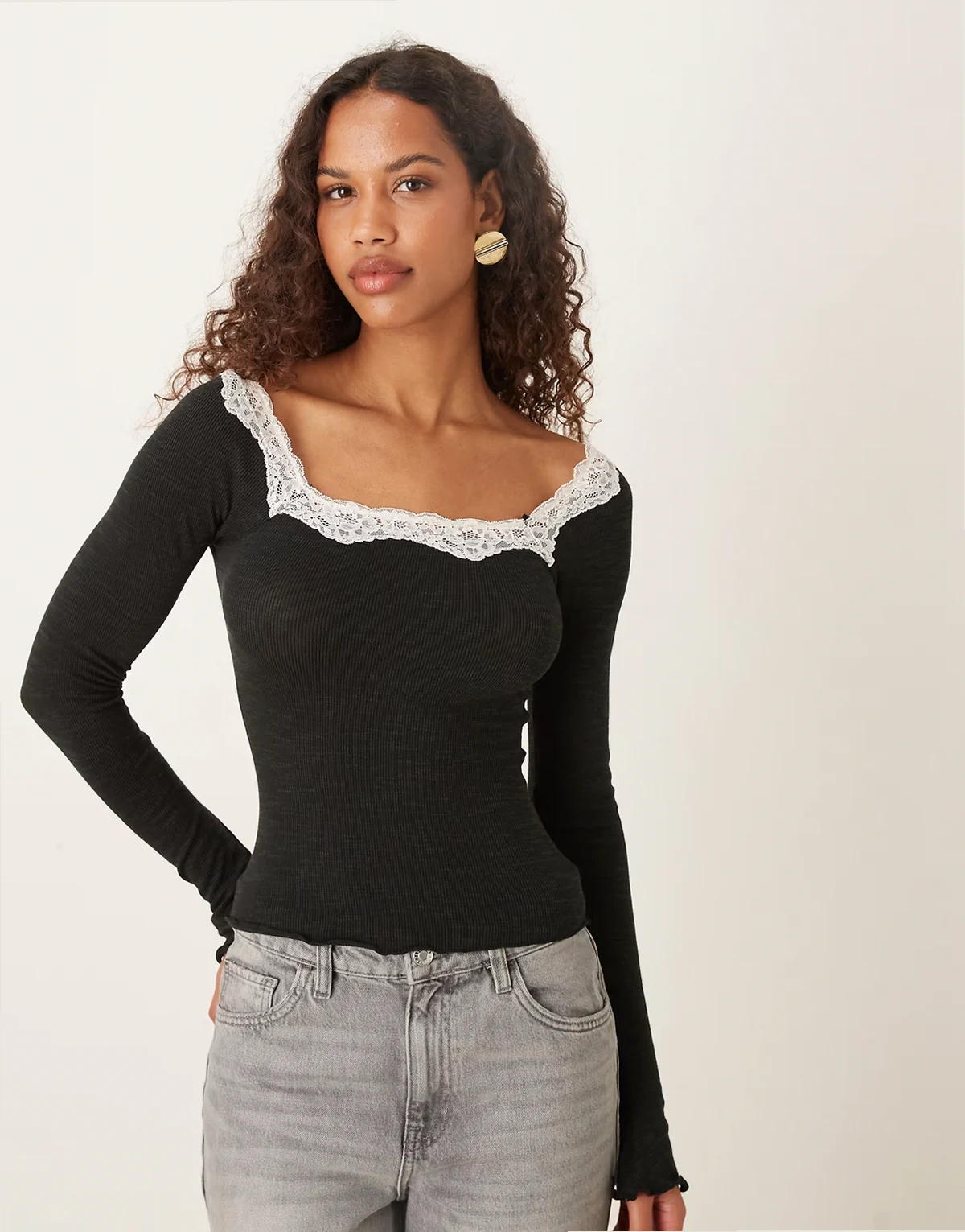lace trim long sleeve top in black