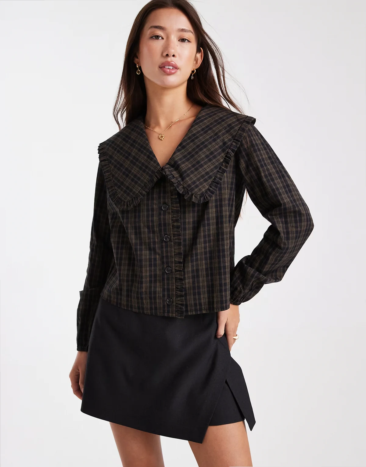 – Bluse in kariertem Marineblau mit akzentuiertem Kragen