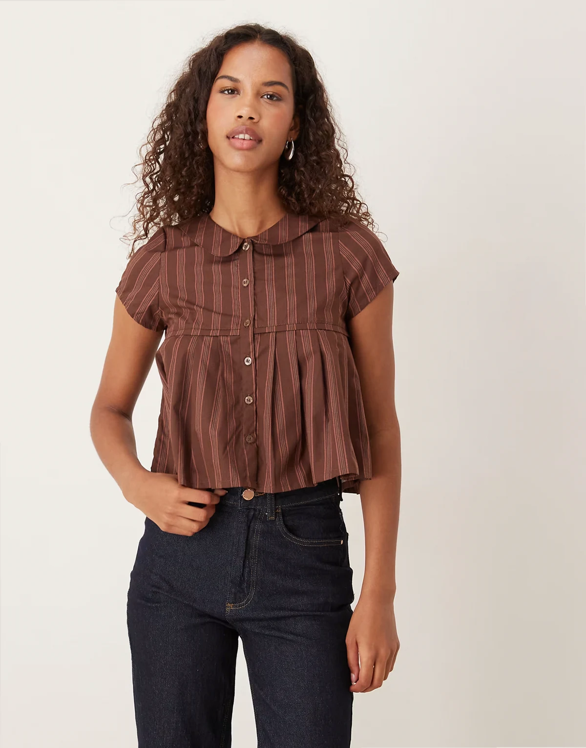 Kaelis pleated short sleeve striped collared blouse in brown