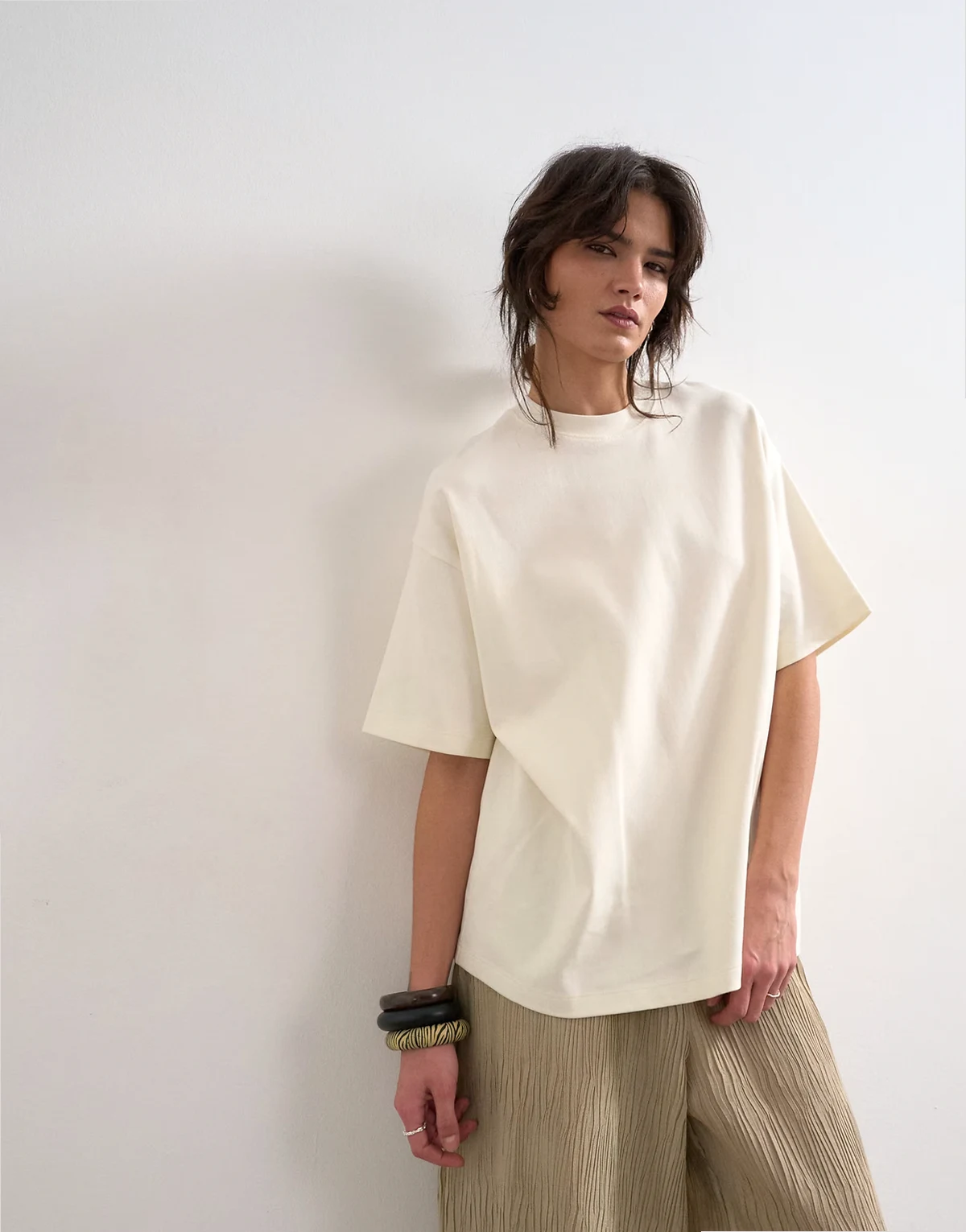 – Hochwertiges Oversize-T-Shirt aus Interlock-Jersey in Ecru