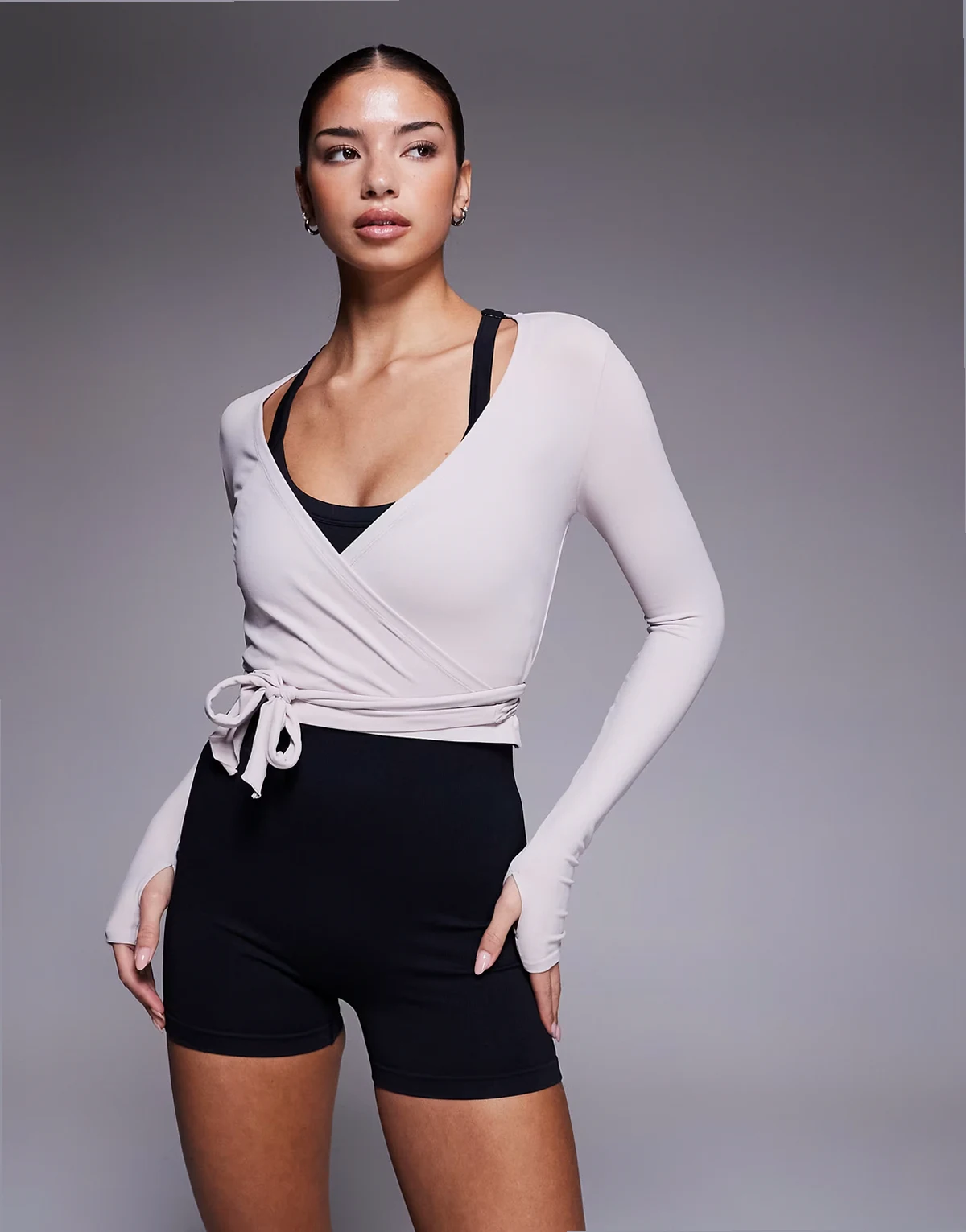 – Langärmliges Wickeloberteil im Ballett-Design in der Farbe Ash mit weicher Haptik