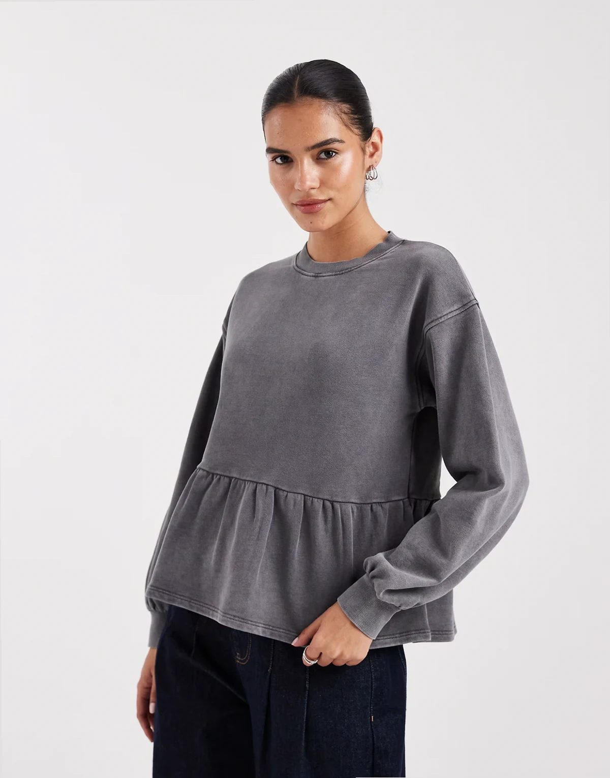 ruffle hem sweatshirt in charcoal