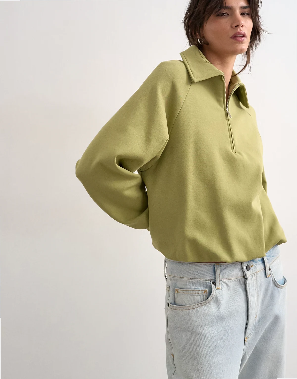 – Polo-Sweatshirt aus Interlock in Grün mit Ballonsaum und kurzem Reißverschluss