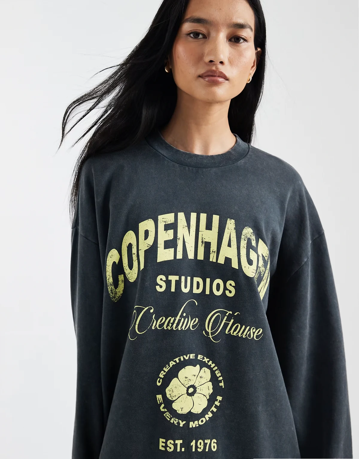 – Oversize-Sweatshirt in Anthrazit mit „Copenhagen Studios“-Grafikprint