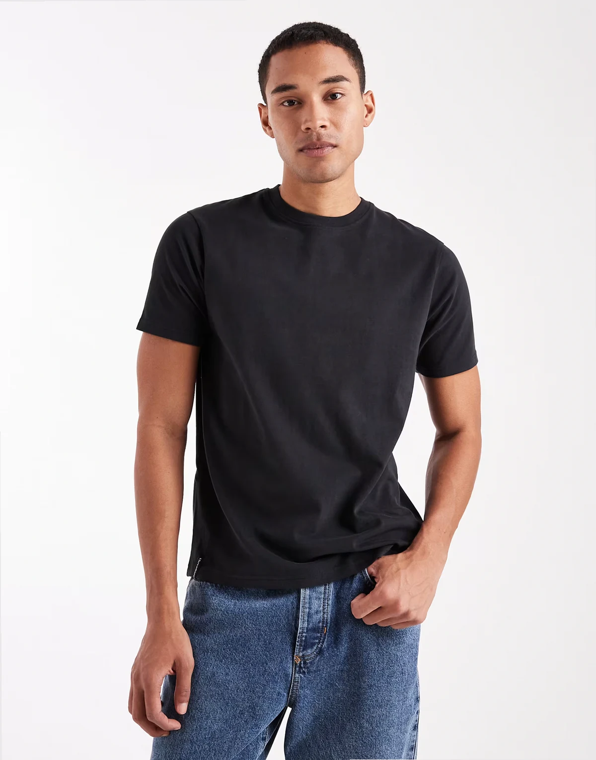 regular fit t-shirt in black