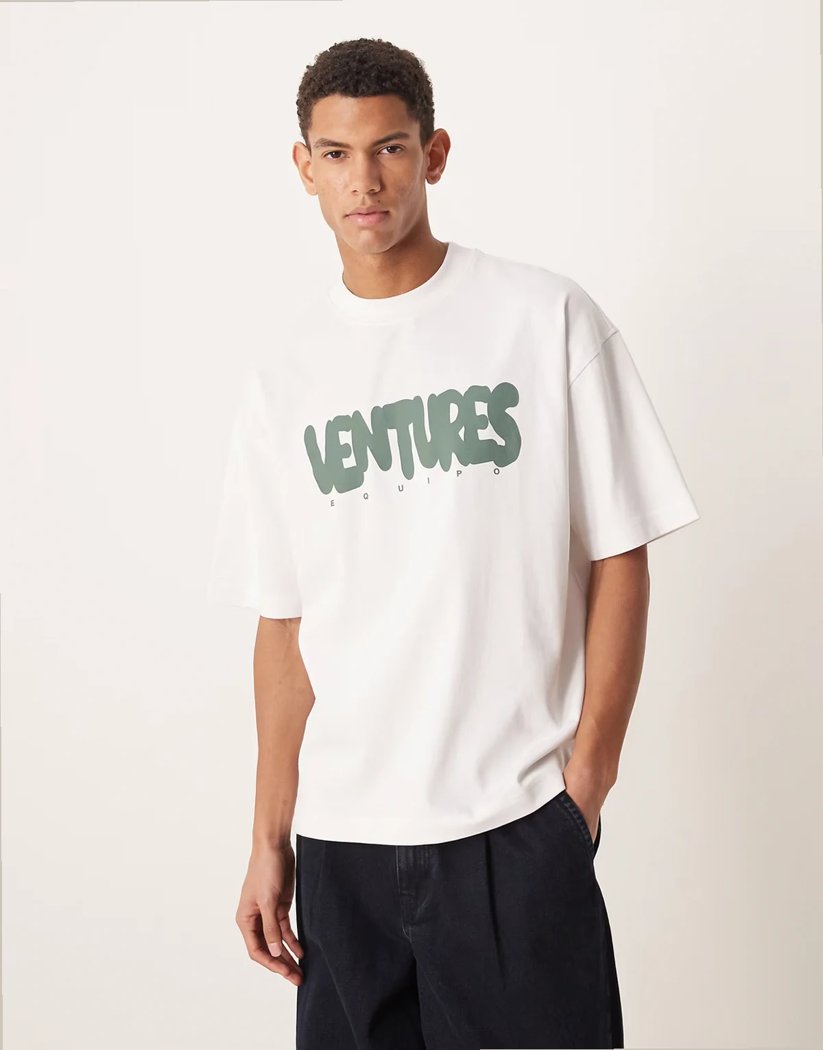 – Circular Design Collection – Bardzo gruby biały T-shirt oversize z grafiką z napisem Ventures