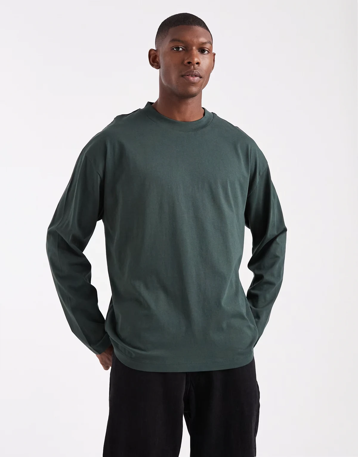 – Essentials – Ciemnozielony T-shirt oversize z długimi rękawami