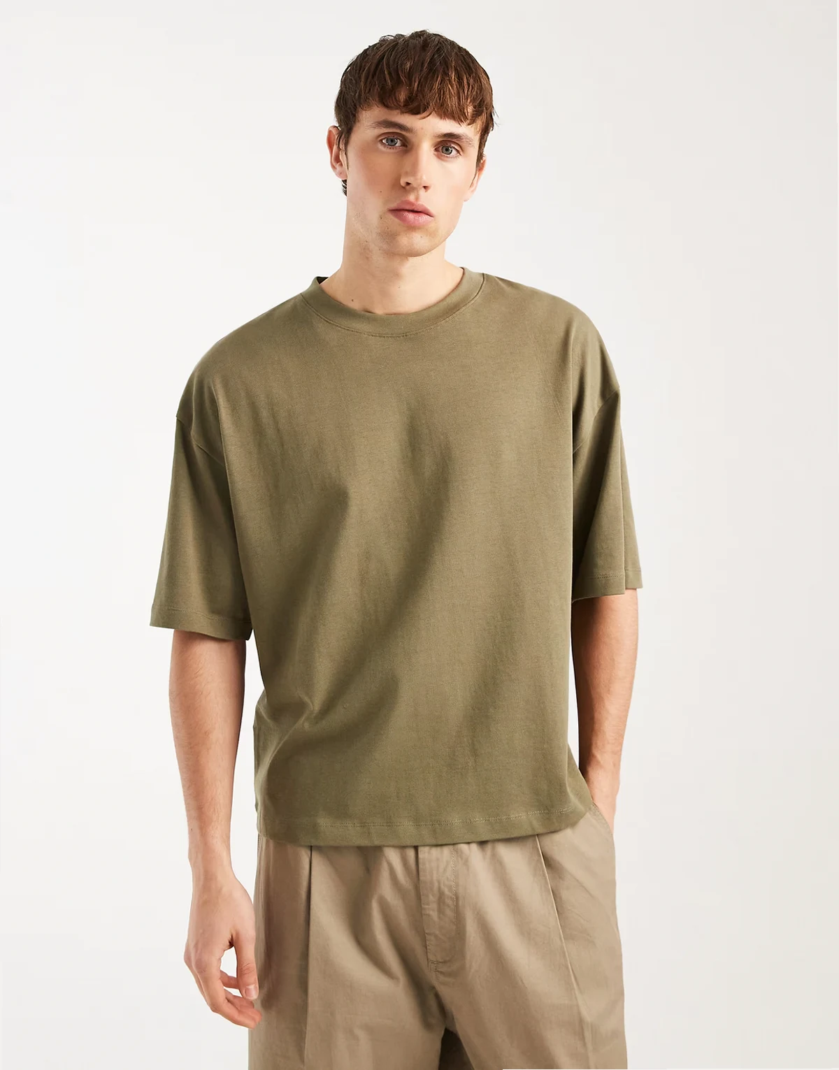 – Gruby T-shirt oversize o pudełkowym kroju w kolorze khaki