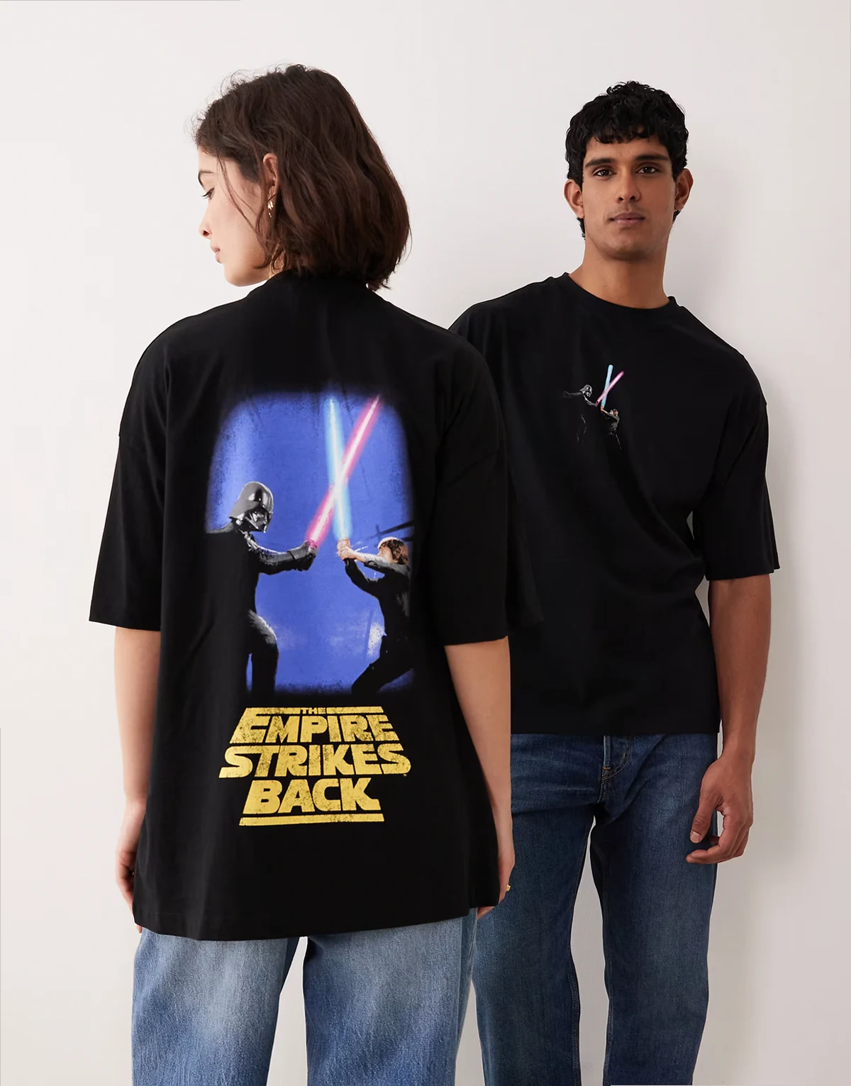 – Czarny T-shirt unisex o kroju oversize z nadrukiem z Gwiezdnych Wojen