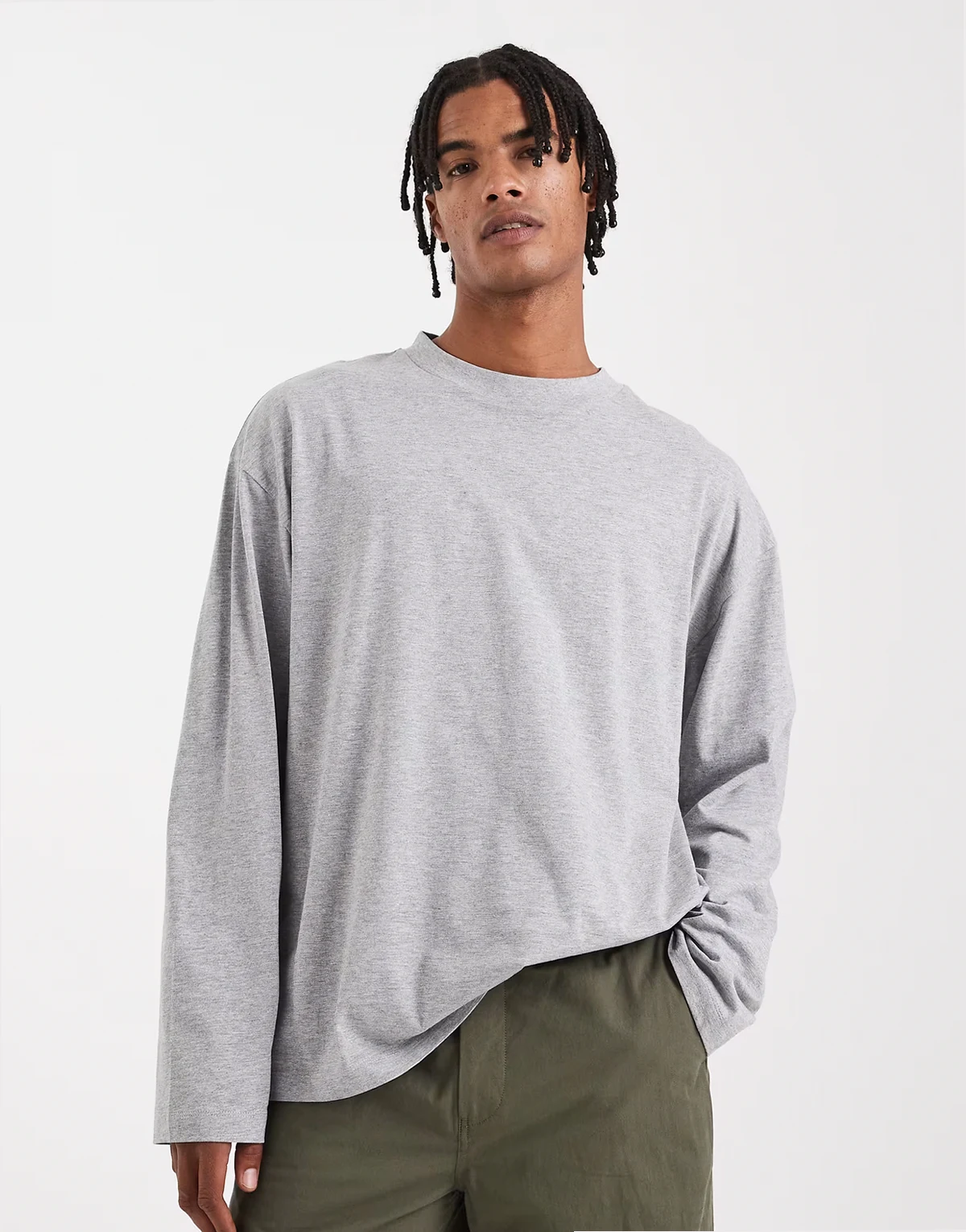 – Essentials – Szary melanżowy T-shirt oversize z długimi rękawami