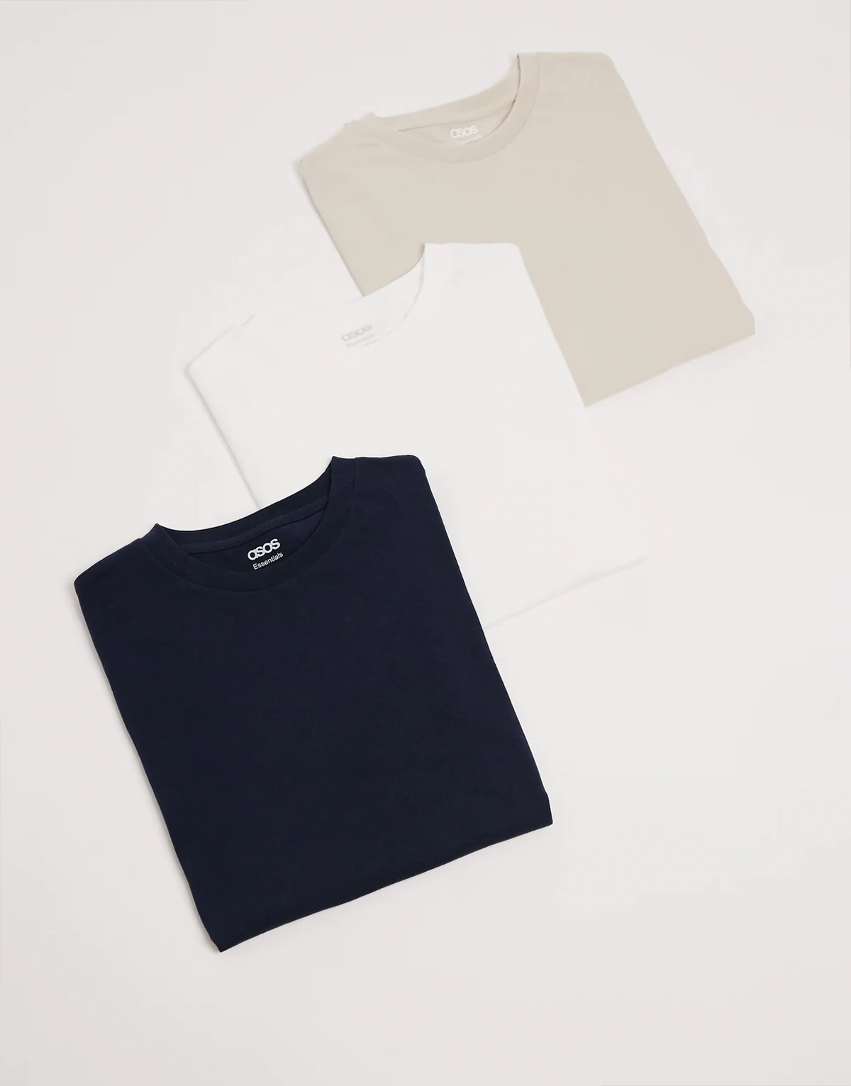 – Essentials – Zestaw 3 T-shirtów w kolorach białym, granatowym i beżowym